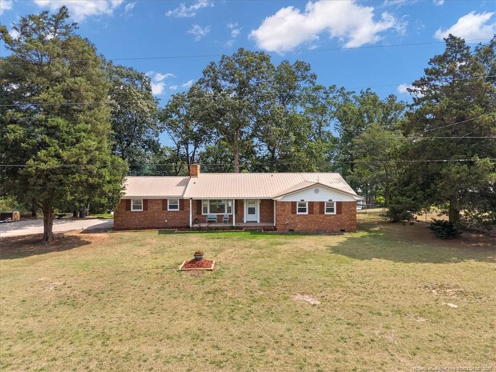 Photo 5 - 113 Lakeview Drive, Red Springs, NC 28377