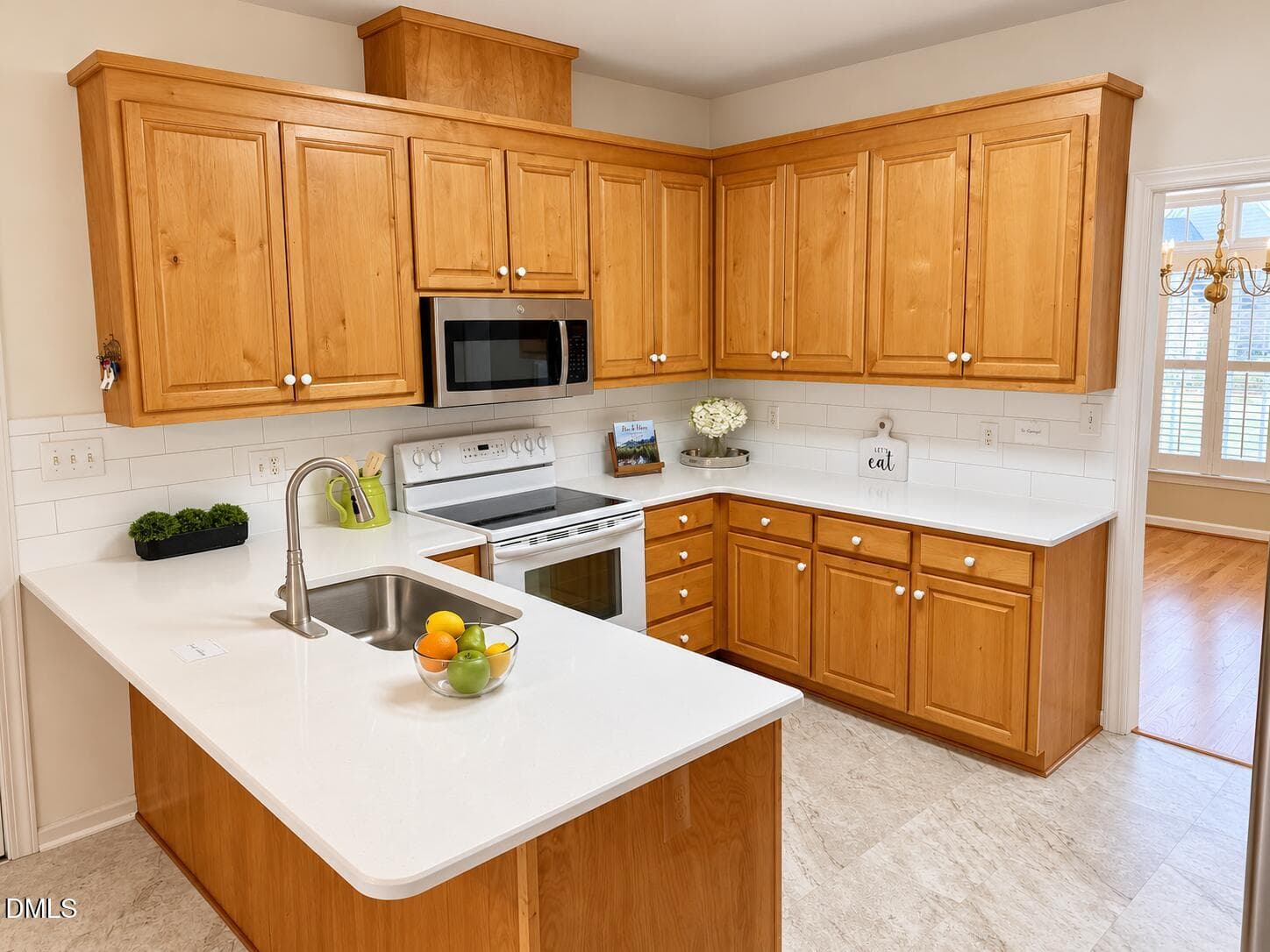 Bright Kitchen - 4925 Old Millcrest Court, Raleigh, NC 27609