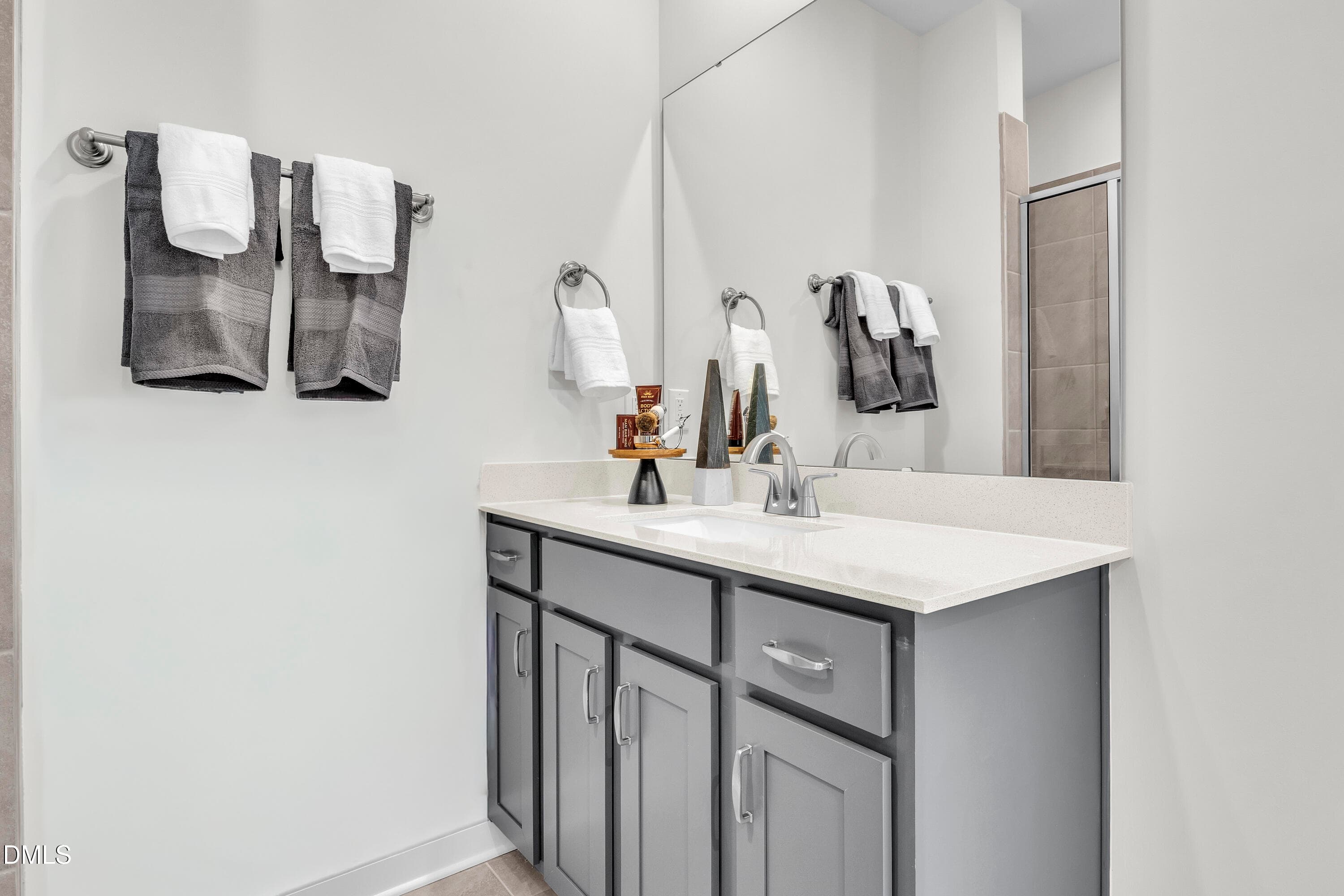 Ensuite Bath - 1305 Granholm Road 311, Cary, NC 27519, Cary