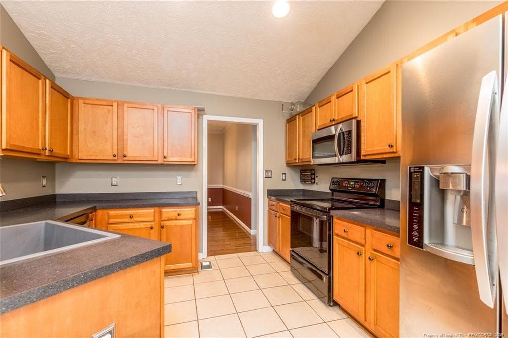 Photo 7 - 1023 Canter Lane, Hope Mills, NC 28348
