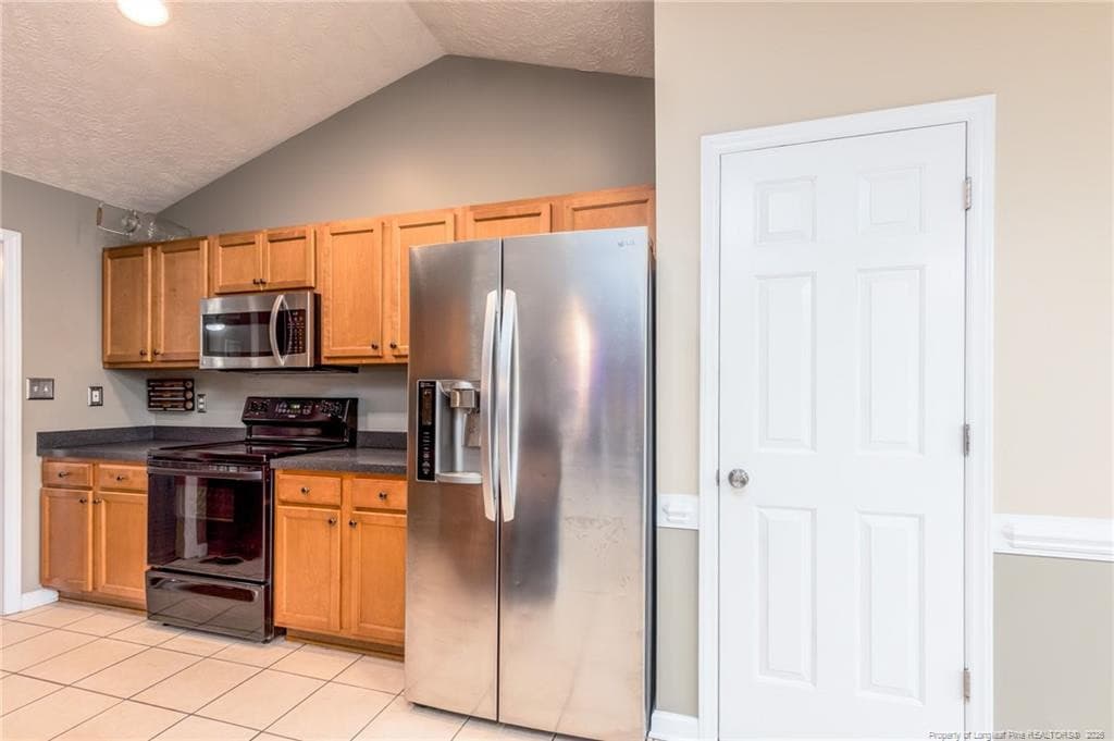 Photo 8 - 1023 Canter Lane, Hope Mills, NC 28348