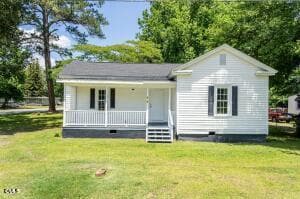 101 E Reason Street, Pinetops, NC 27864