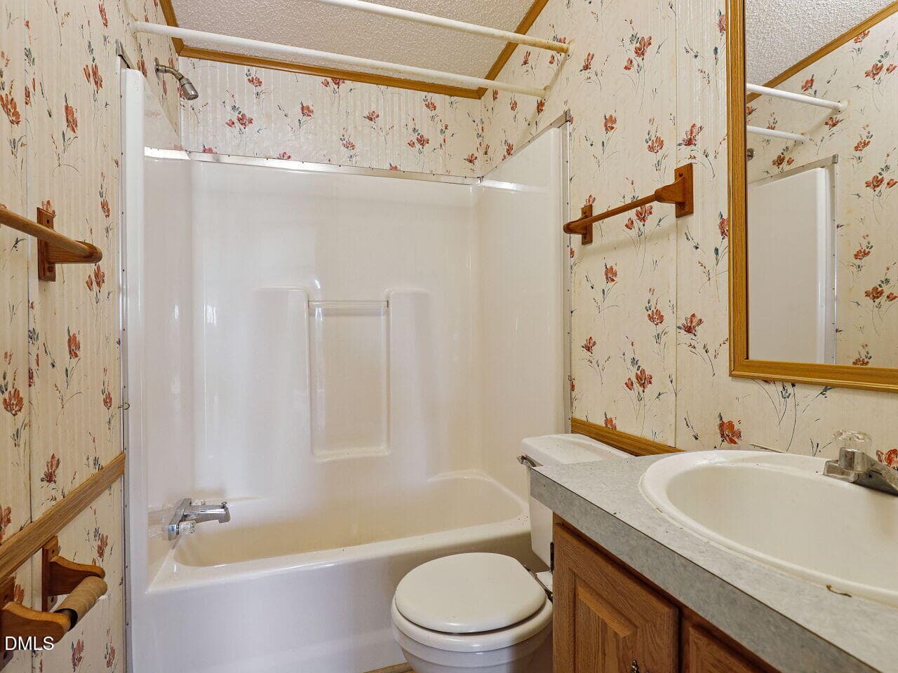026-1280x960-hall-bath - 1128 Harvey Johnson Road, Raleigh, NC 27603