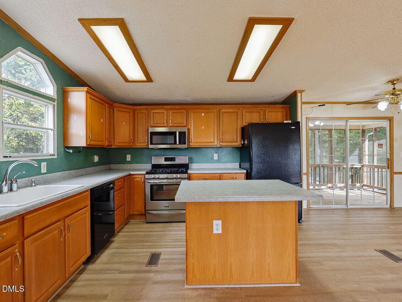 013-1280x960-kitchen-breakfast - 1128 Harvey Johnson Road, Raleigh, NC 27603