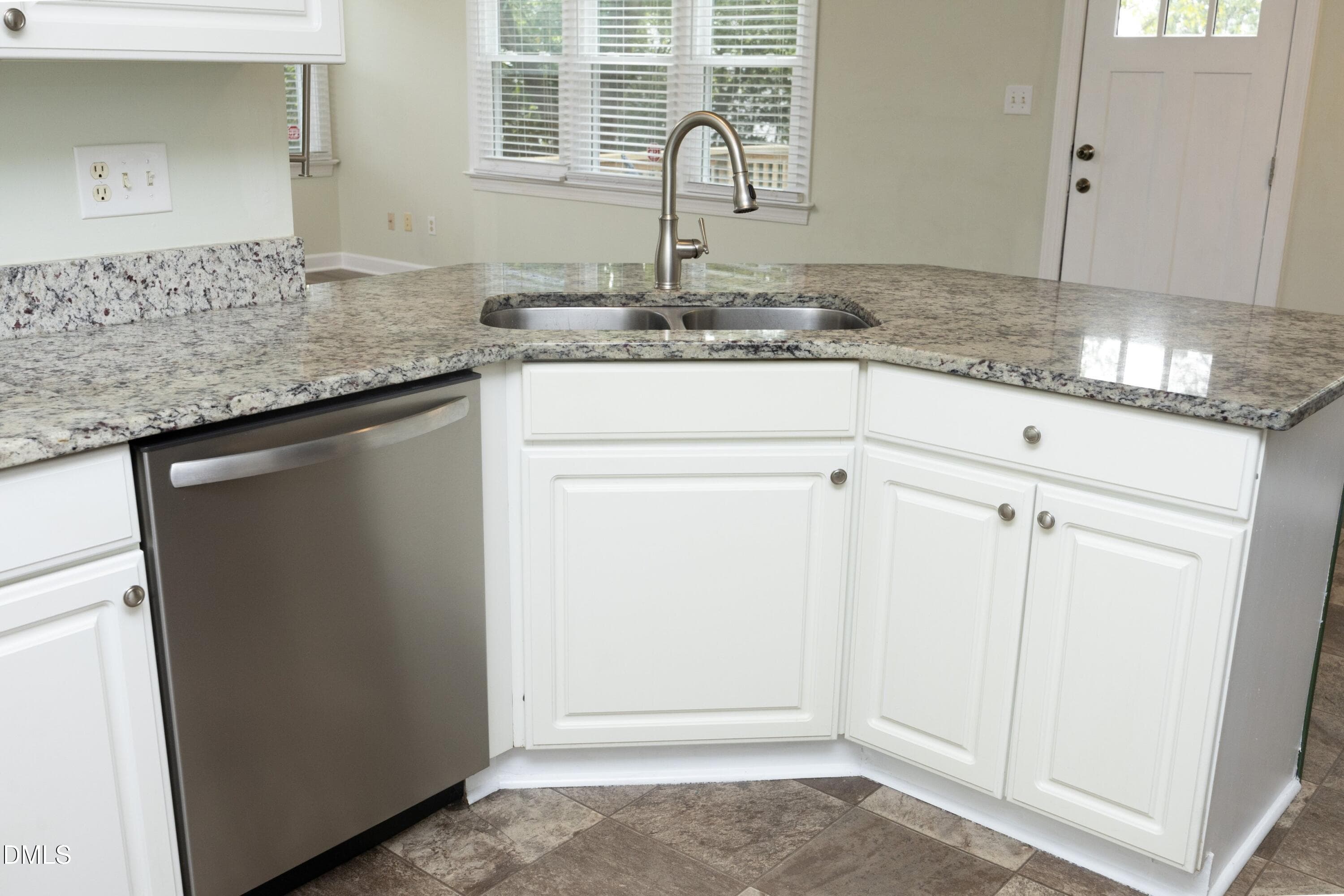 10Kitchen - 4204 Nectarine Drive, Raleigh, NC 27616