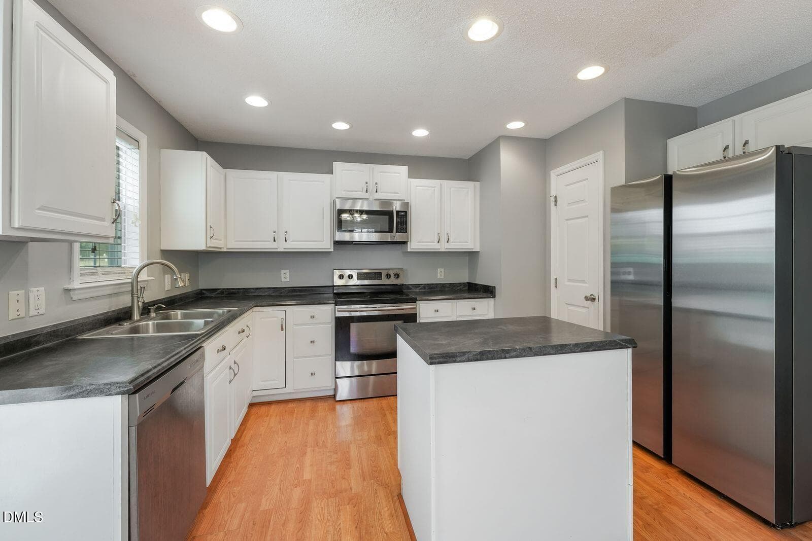 crag kitchen 3 - 1704 Crag Burn Lane, Raleigh, NC 27604