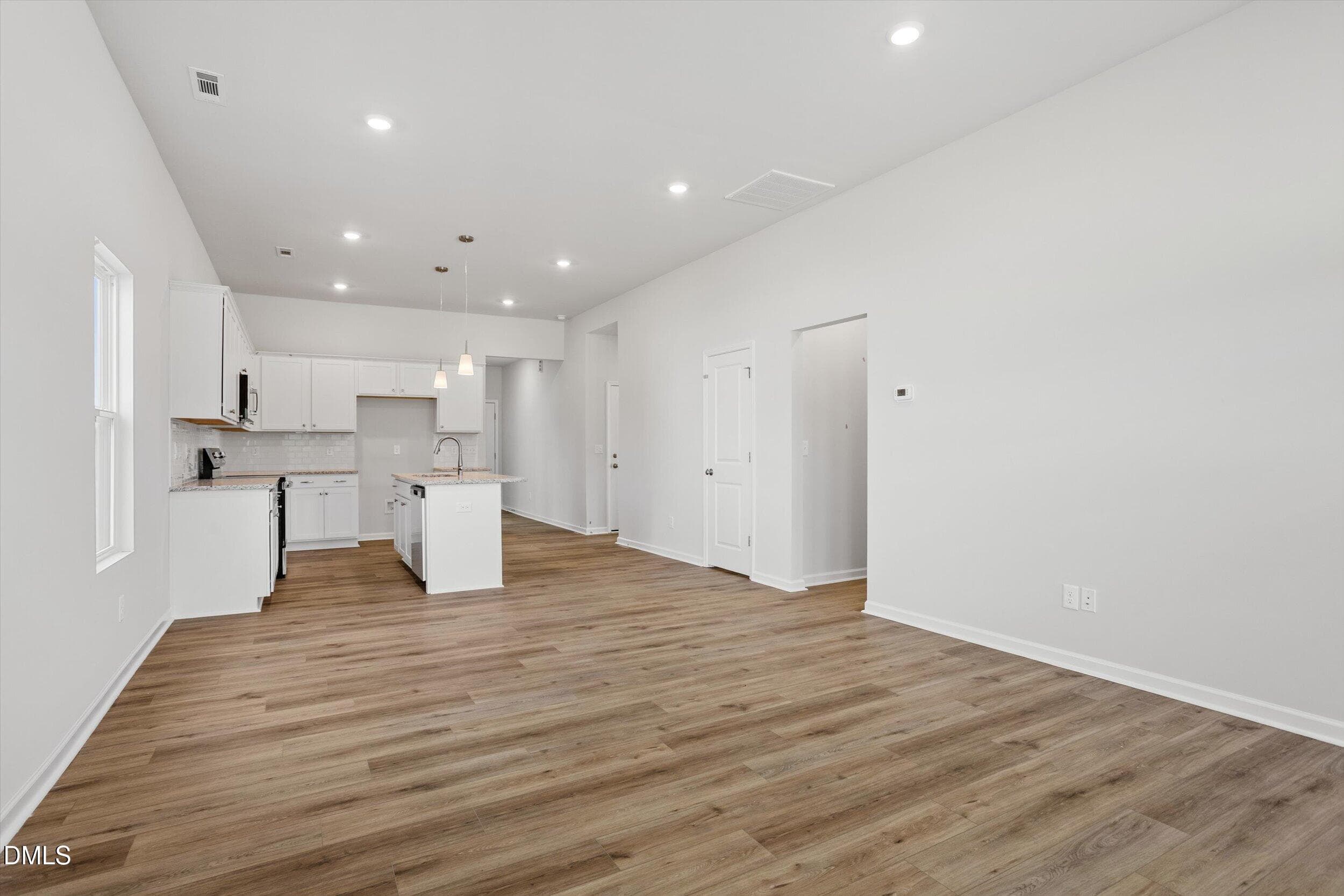 FMWeb08 - 204 Thomas Trail 56, Lillington, NC 27546
