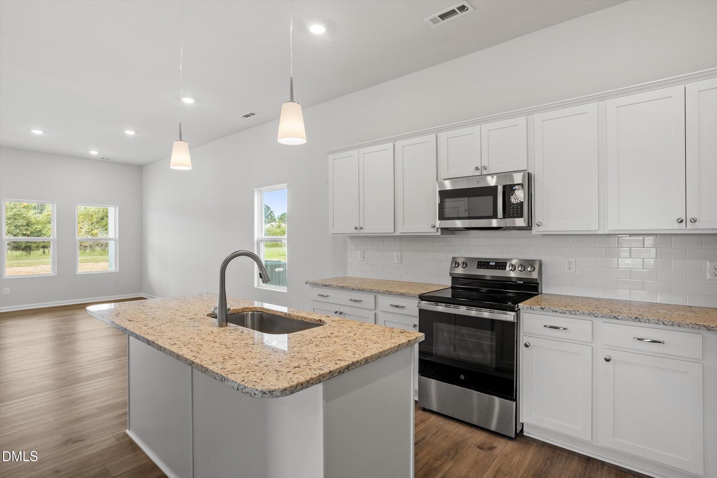 FMWeb15 - 204 Thomas Trail 56, Lillington, NC 27546