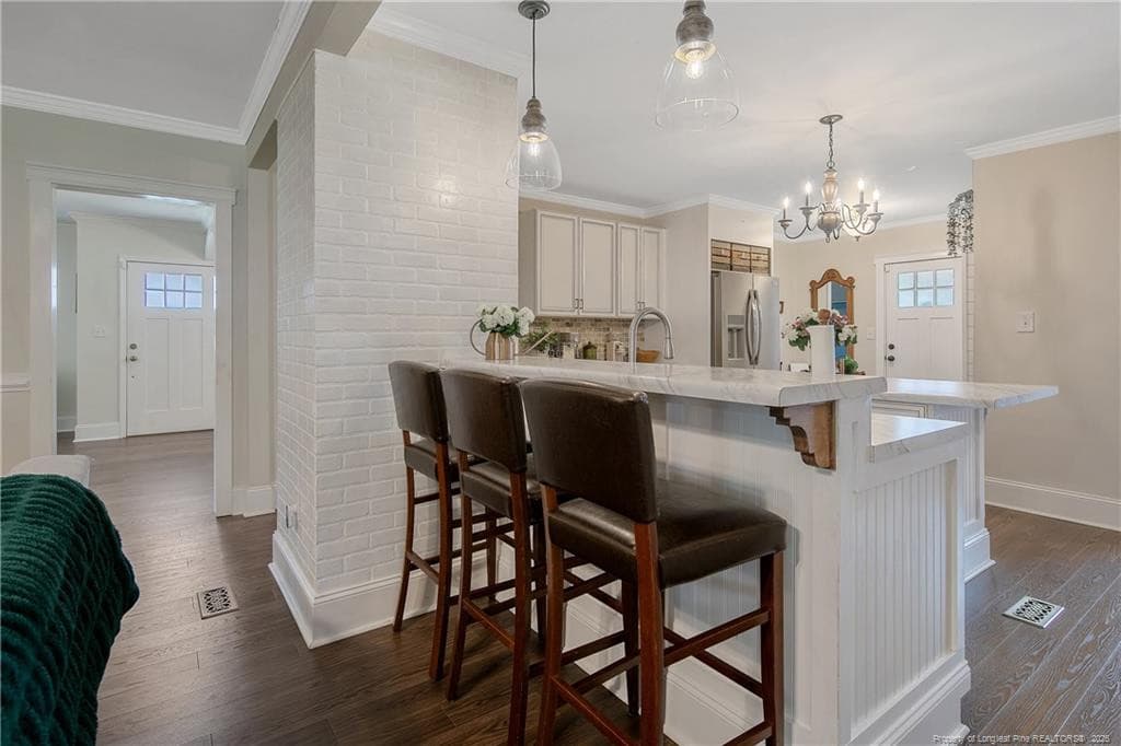 PENINSULA W/BREAKFAST SEATING - 220 E David Parnell Street, Parkton, NC 28371
