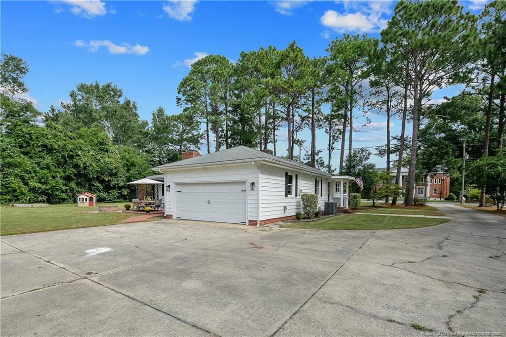 Photo 43 - 220 E David Parnell Street, Parkton, NC 28371