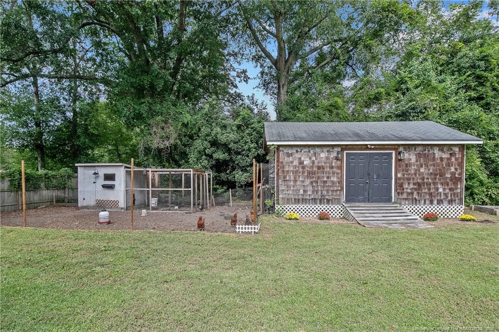 CHICKEN COOP AND STORAGE SHED - 220 E David Parnell Street, Parkton, NC 28371