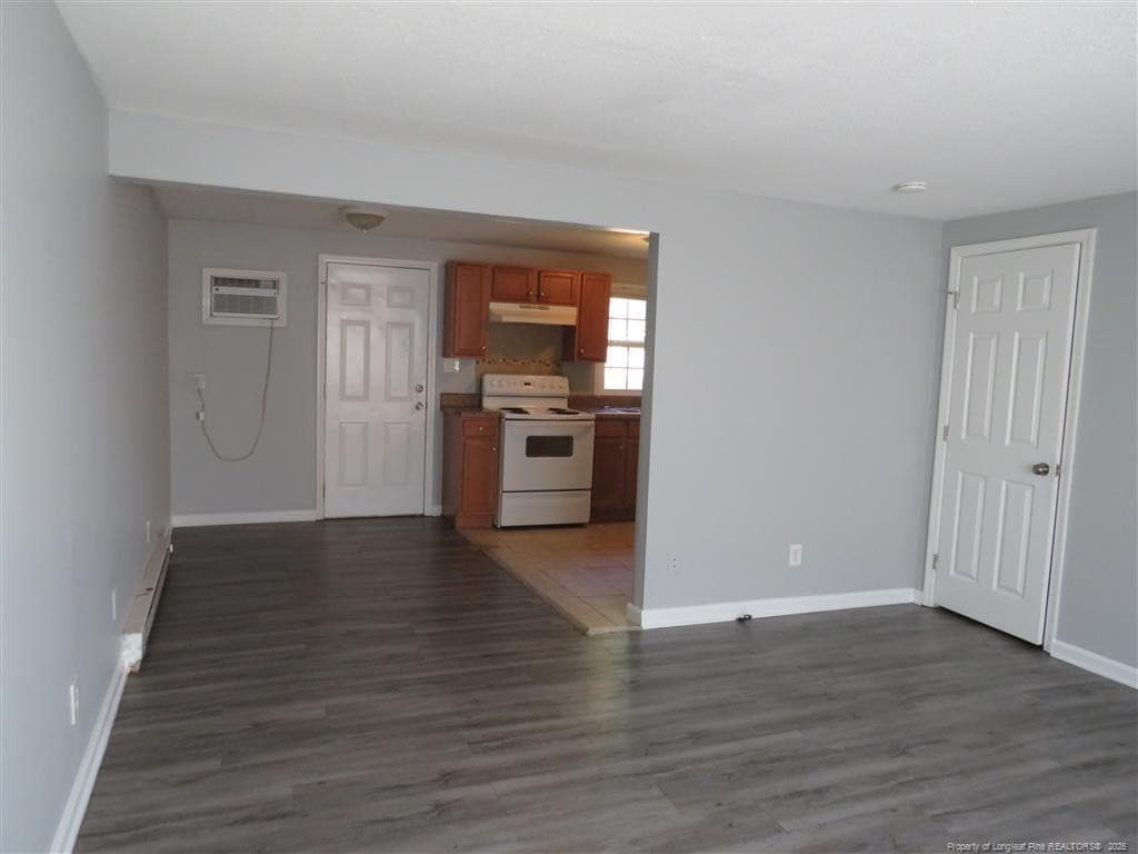 Photo 3 - 1930 King George Drive, Fayetteville, NC 28303