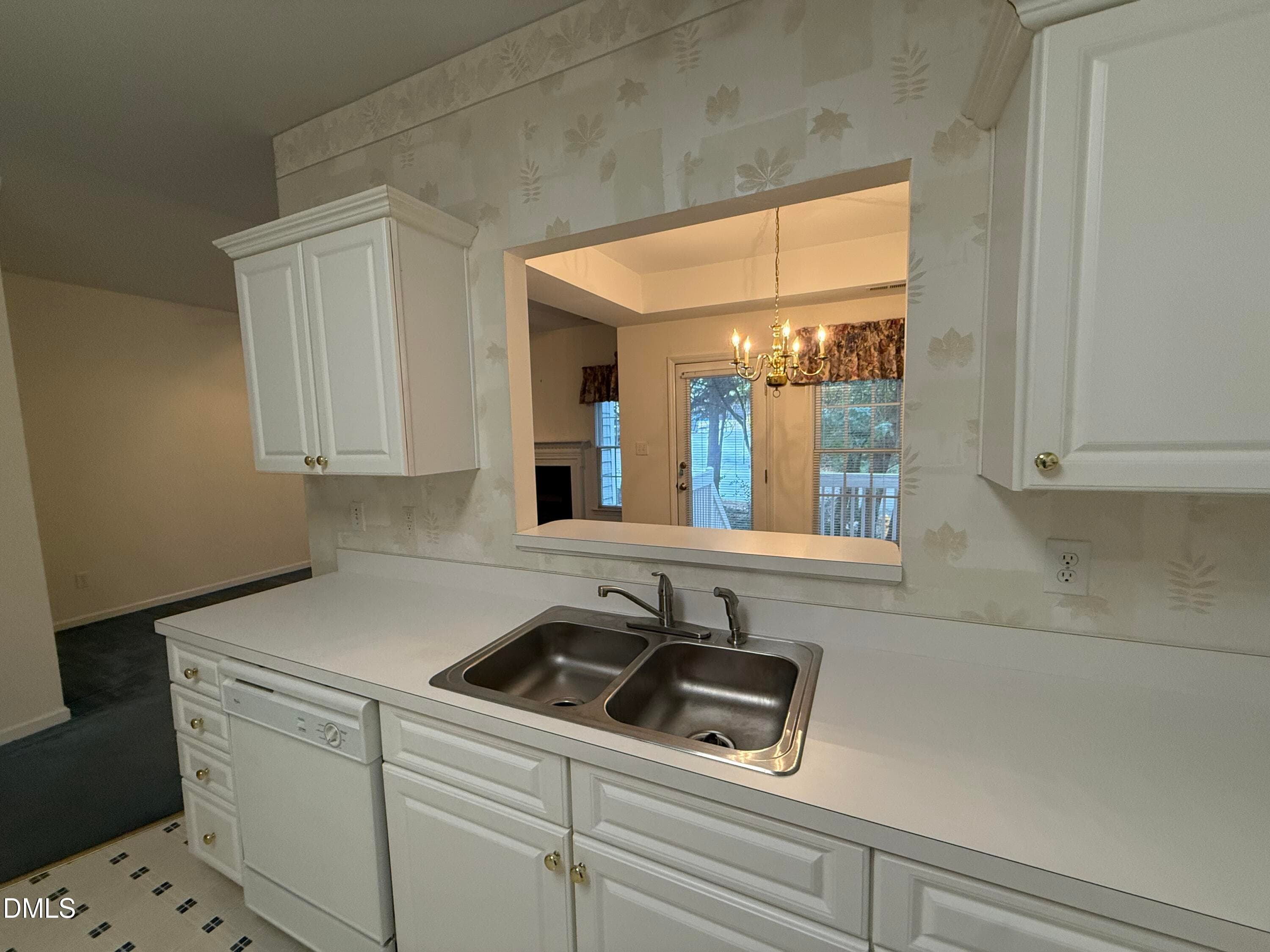 Kitchen - 8200 Hempshire Place, Raleigh, NC 27613