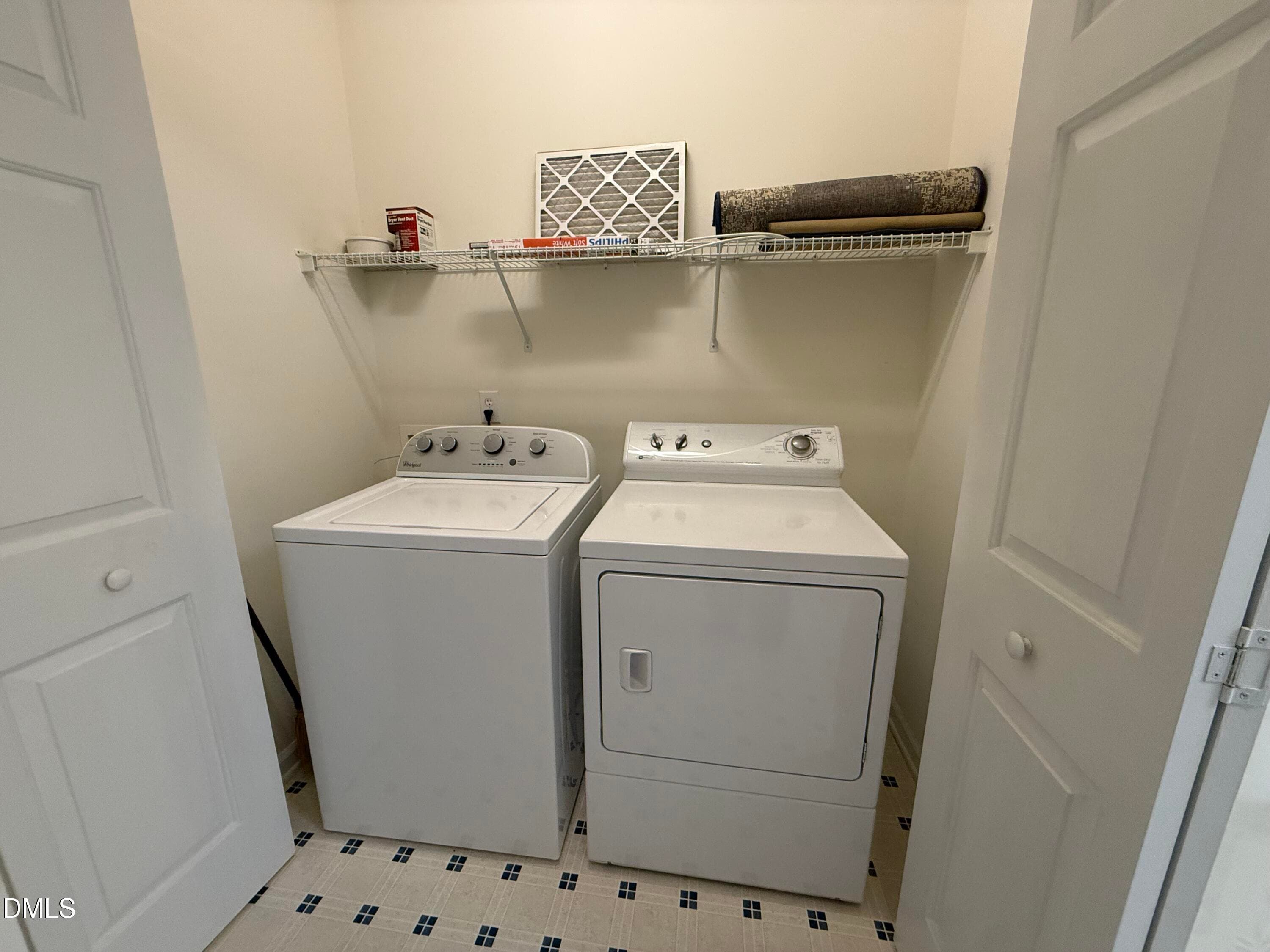 Laundry area - 8200 Hempshire Place, Raleigh, NC 27613
