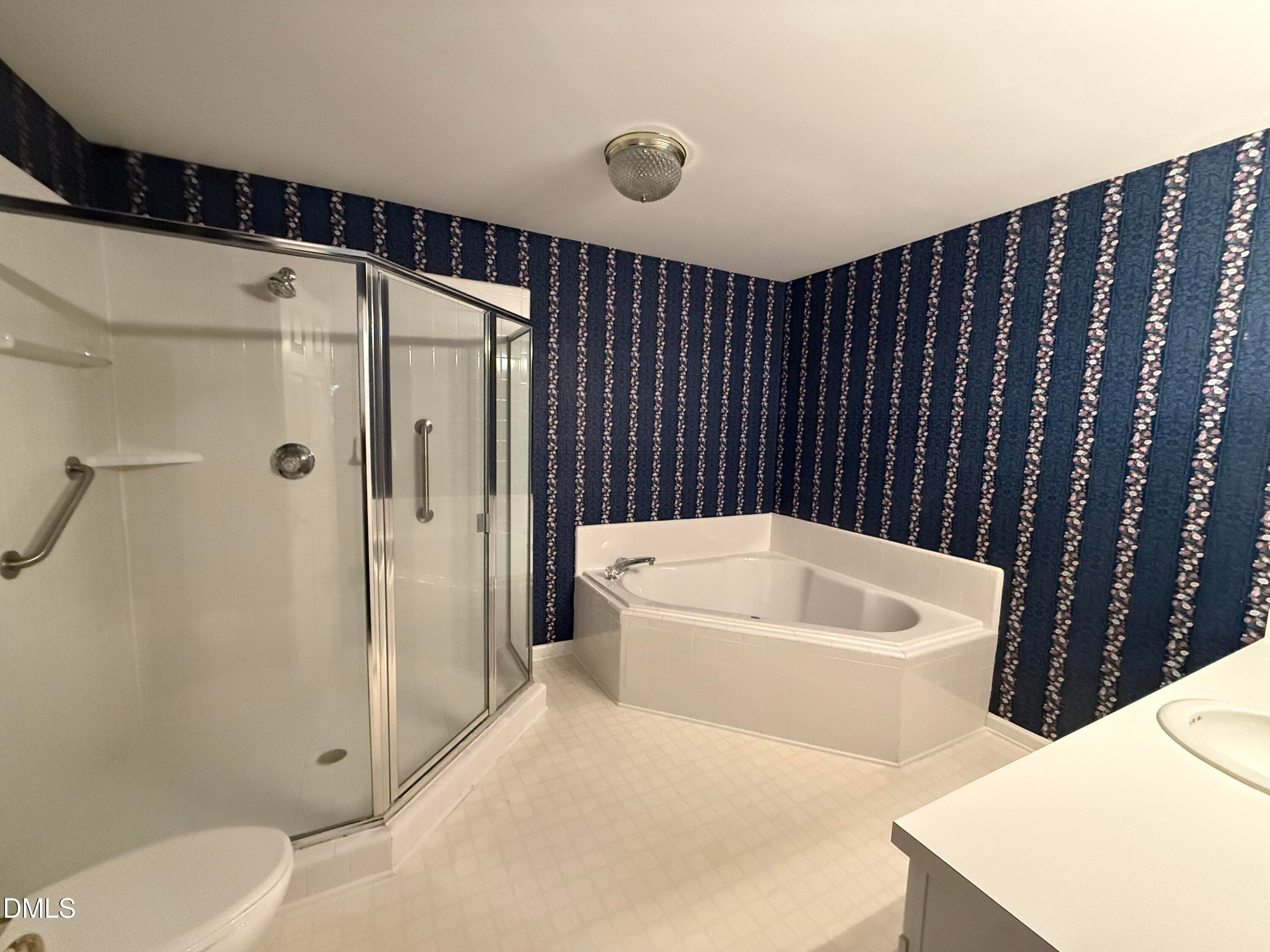 Master Bath - 8200 Hempshire Place, Raleigh, NC 27613