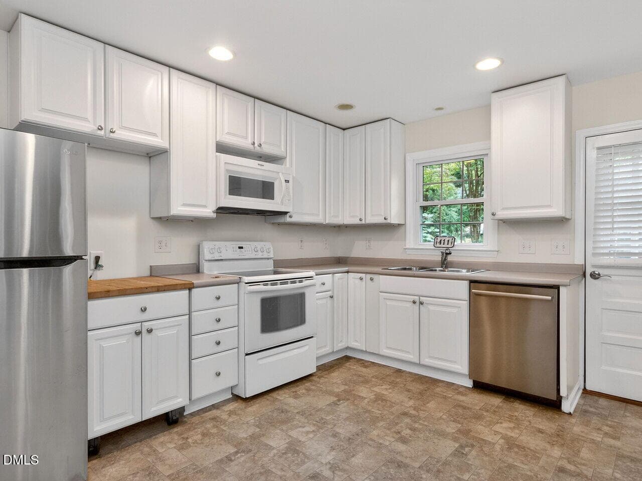 008-1280x960-photo - 411 Yorktown Drive, Chapel Hill, NC 27516, Chapel Hill