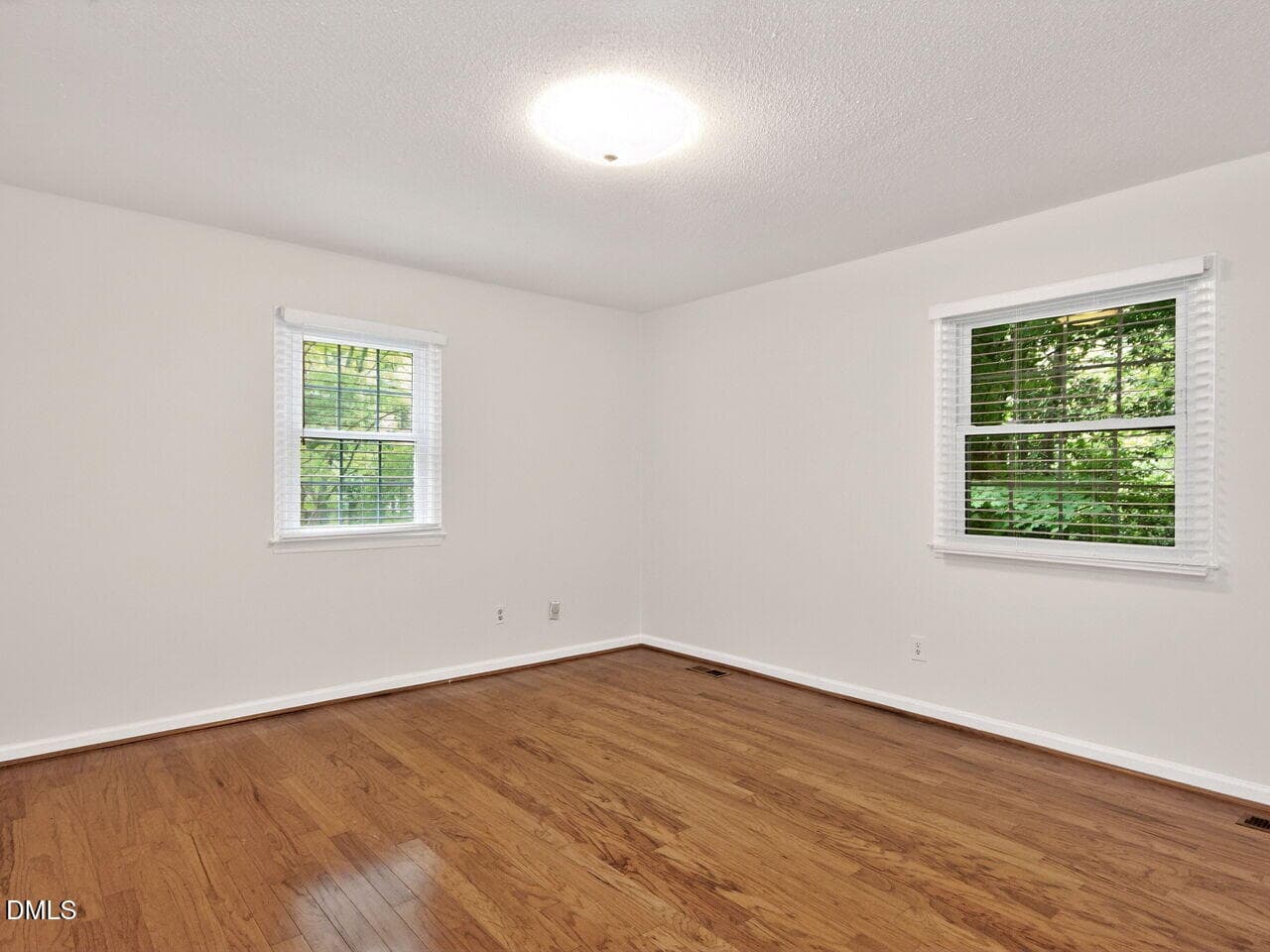 017-1280x960-photo - 411 Yorktown Drive, Chapel Hill, NC 27516, Chapel Hill