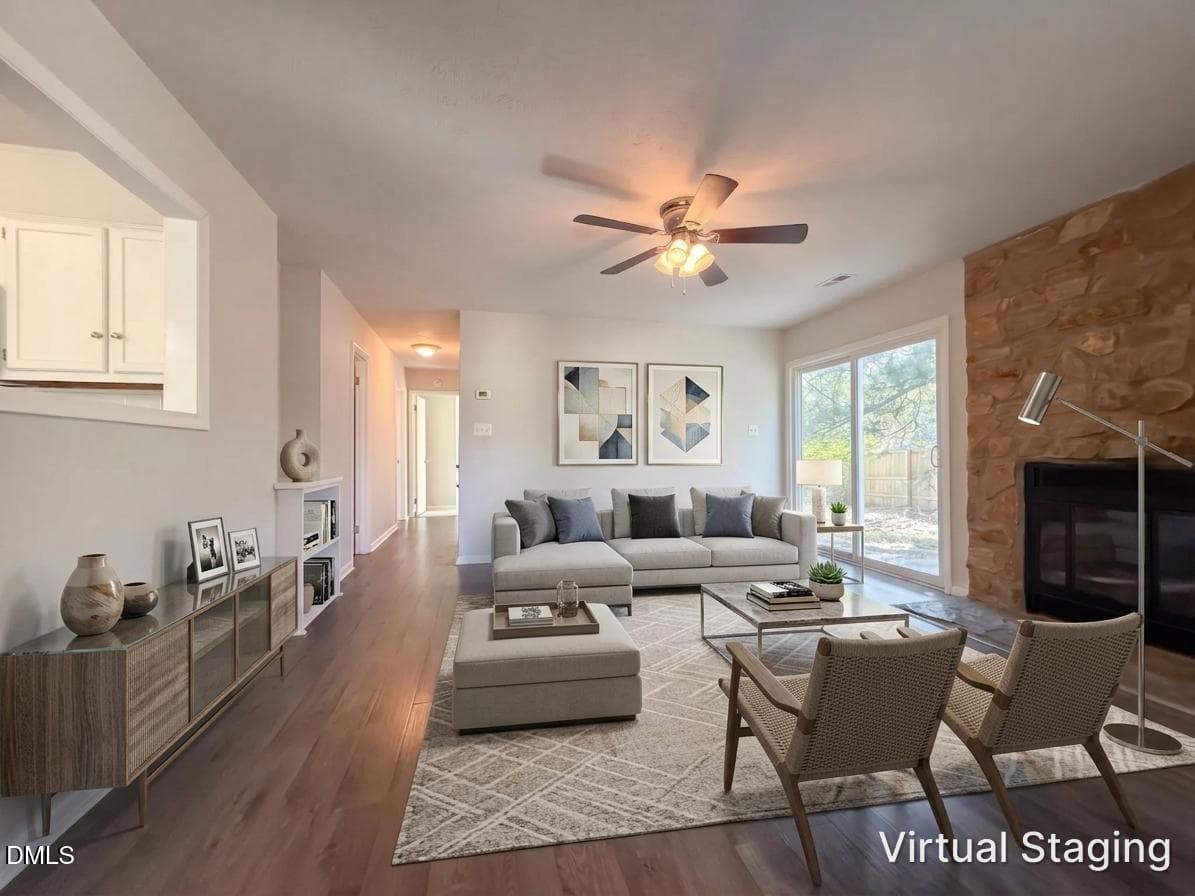 VS - Living - 943 Rim Road, Fayetteville, NC 28314