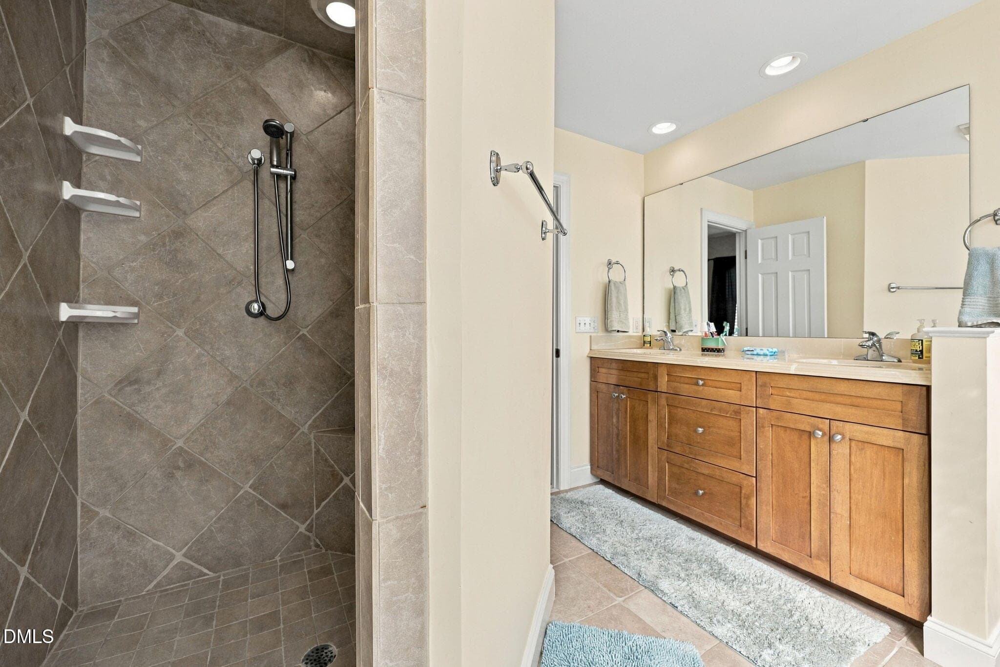 Bath second floor - 995 Bolton Road, Semora, NC 27343, Semora
