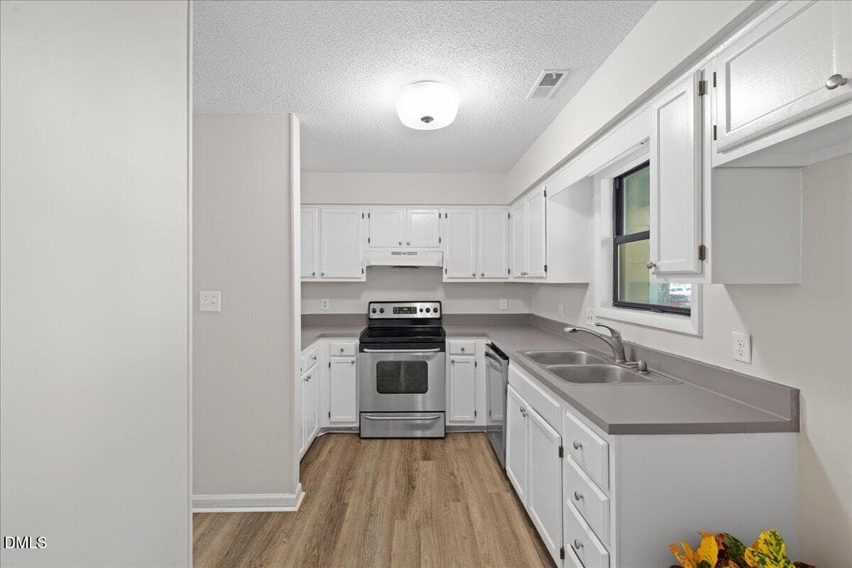 06-628 Applecross Dr - 628 Applecross Drive, Cary, NC 27511