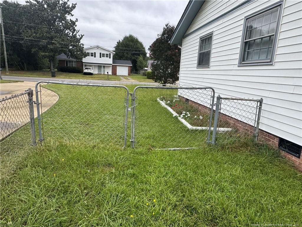 Photo 3 - 680 Newport Road, Fayetteville, NC 28314