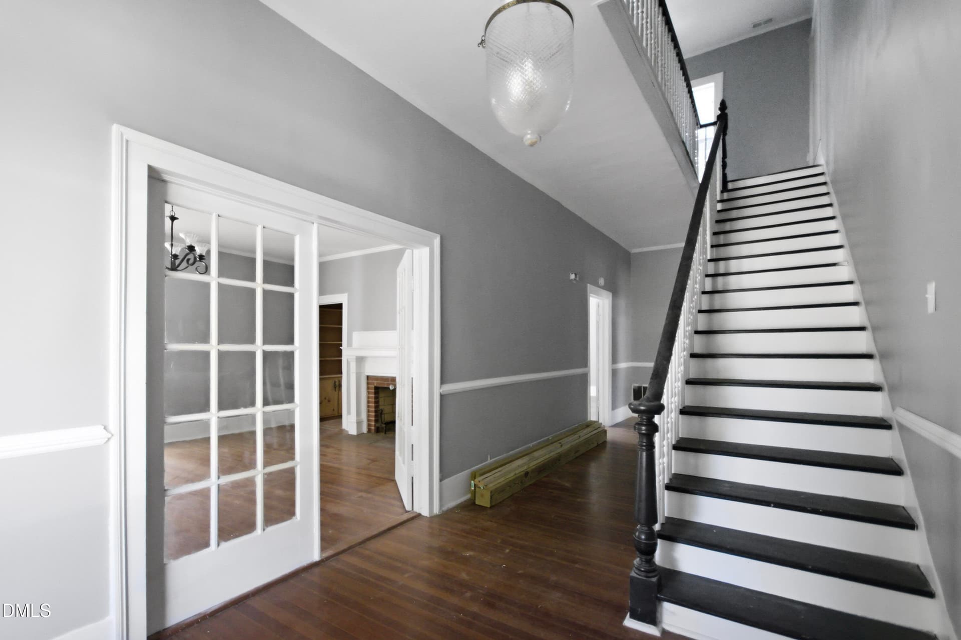 Entry - 512 Raleigh Street, Oxford, NC 27565