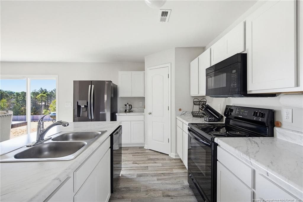 Photo 11 - 913 Sapphire Stone Lane, Hope Mills, NC 28348