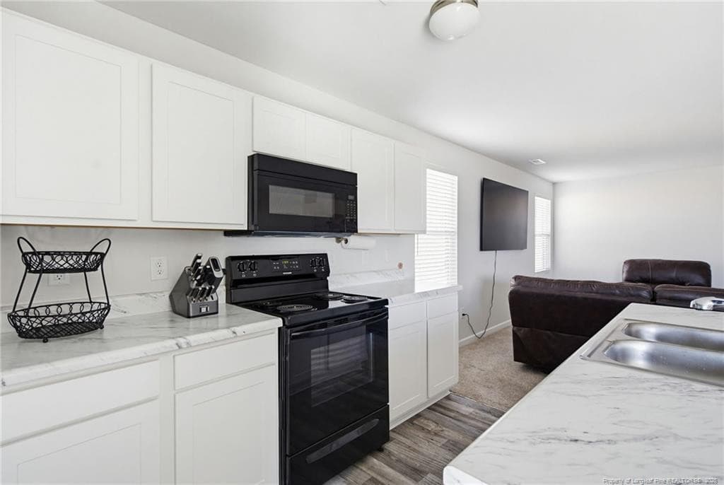 Photo 16 - 913 Sapphire Stone Lane, Hope Mills, NC 28348