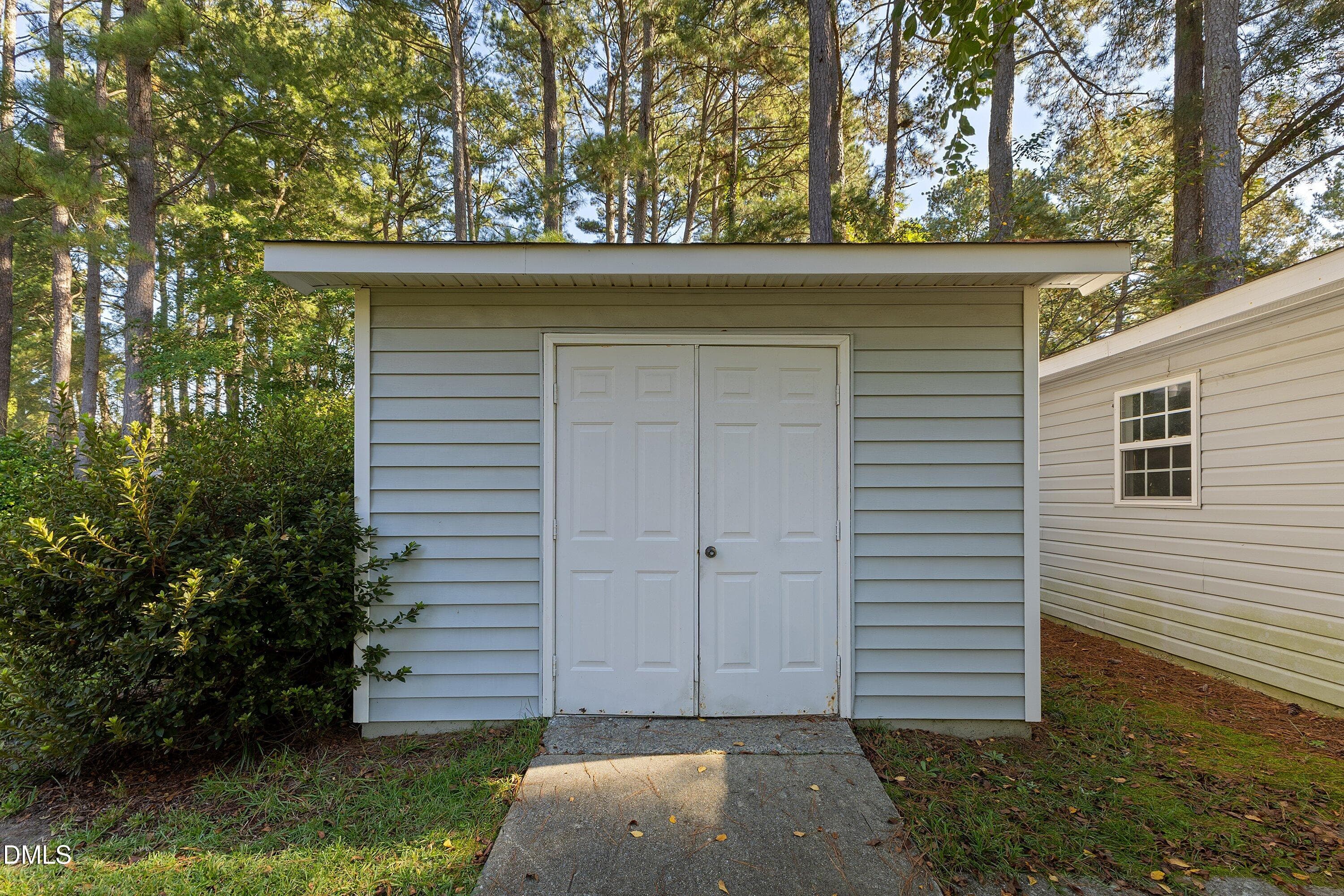 Storage Building - 5 Kentwood Drive, Smithfield, NC 27577, Smithfield