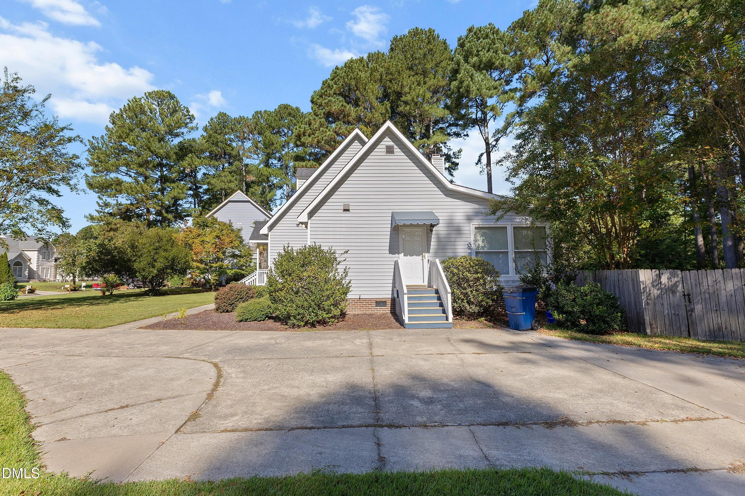 Side Entrance - 5 Kentwood Drive, Smithfield, NC 27577, Smithfield