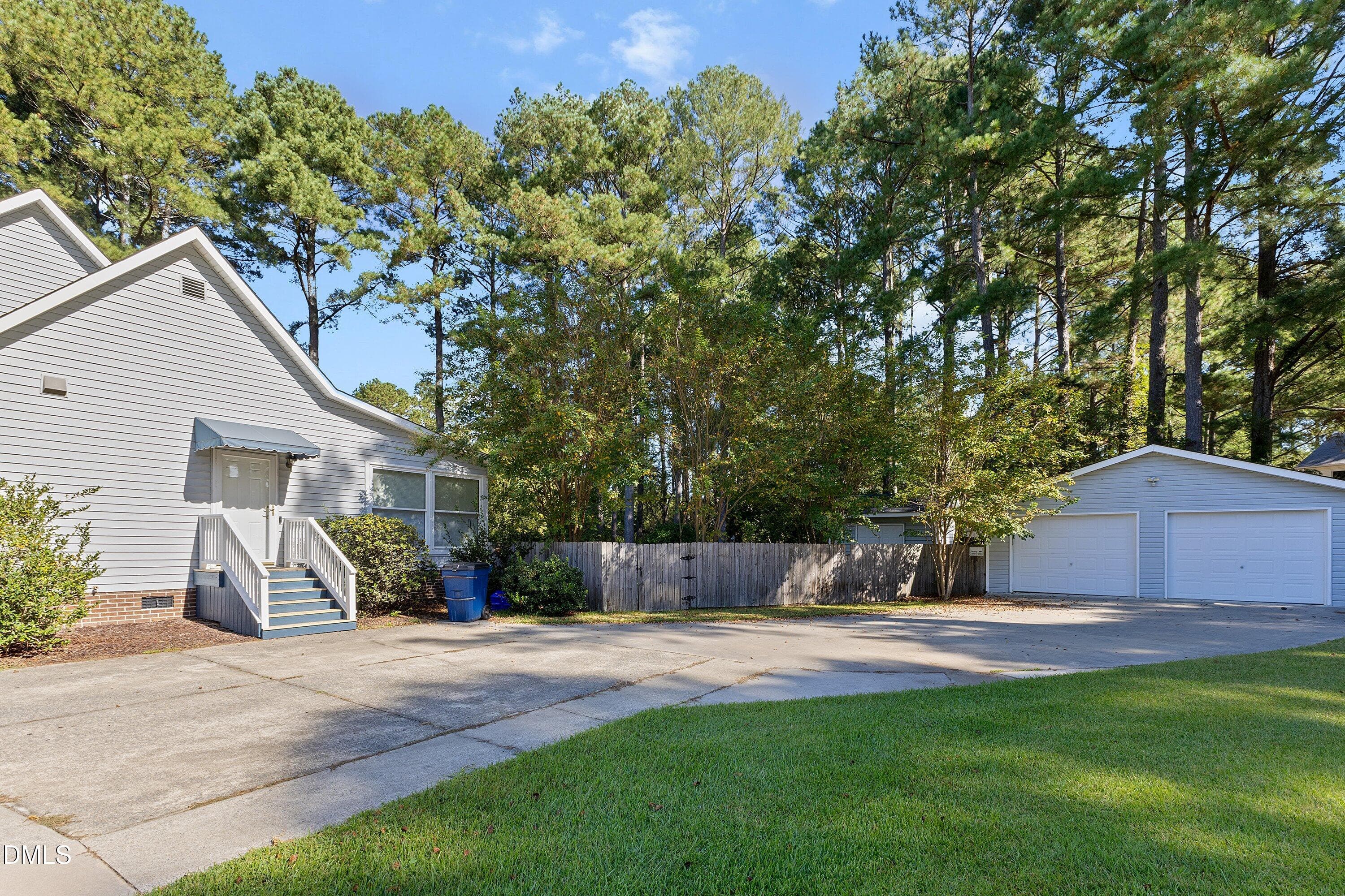 Ample Driveway parking - 5 Kentwood Drive, Smithfield, NC 27577, Smithfield