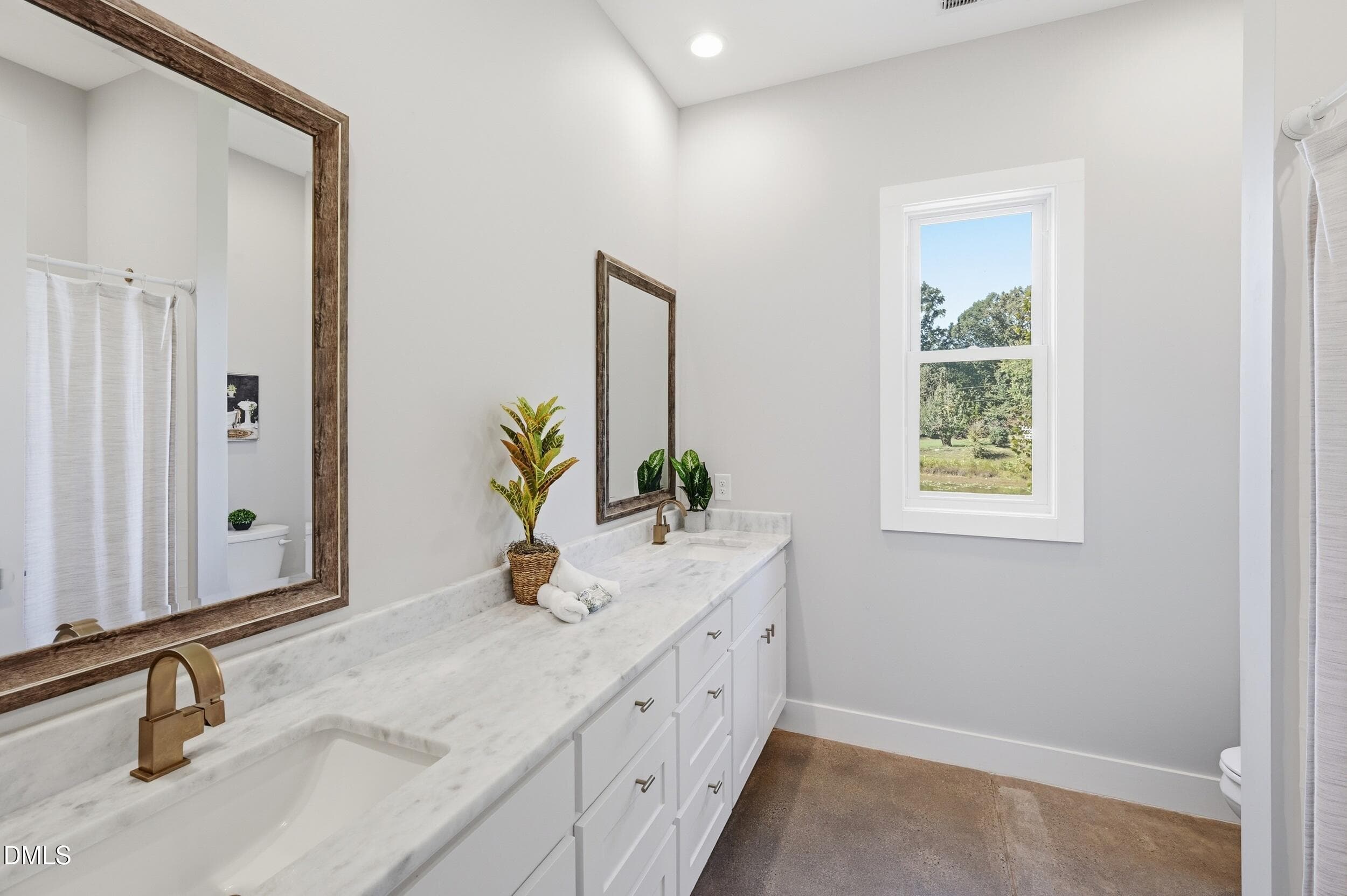 prime_bathroom1 - 420 Perrytown Road, Warrenton, NC 27589
