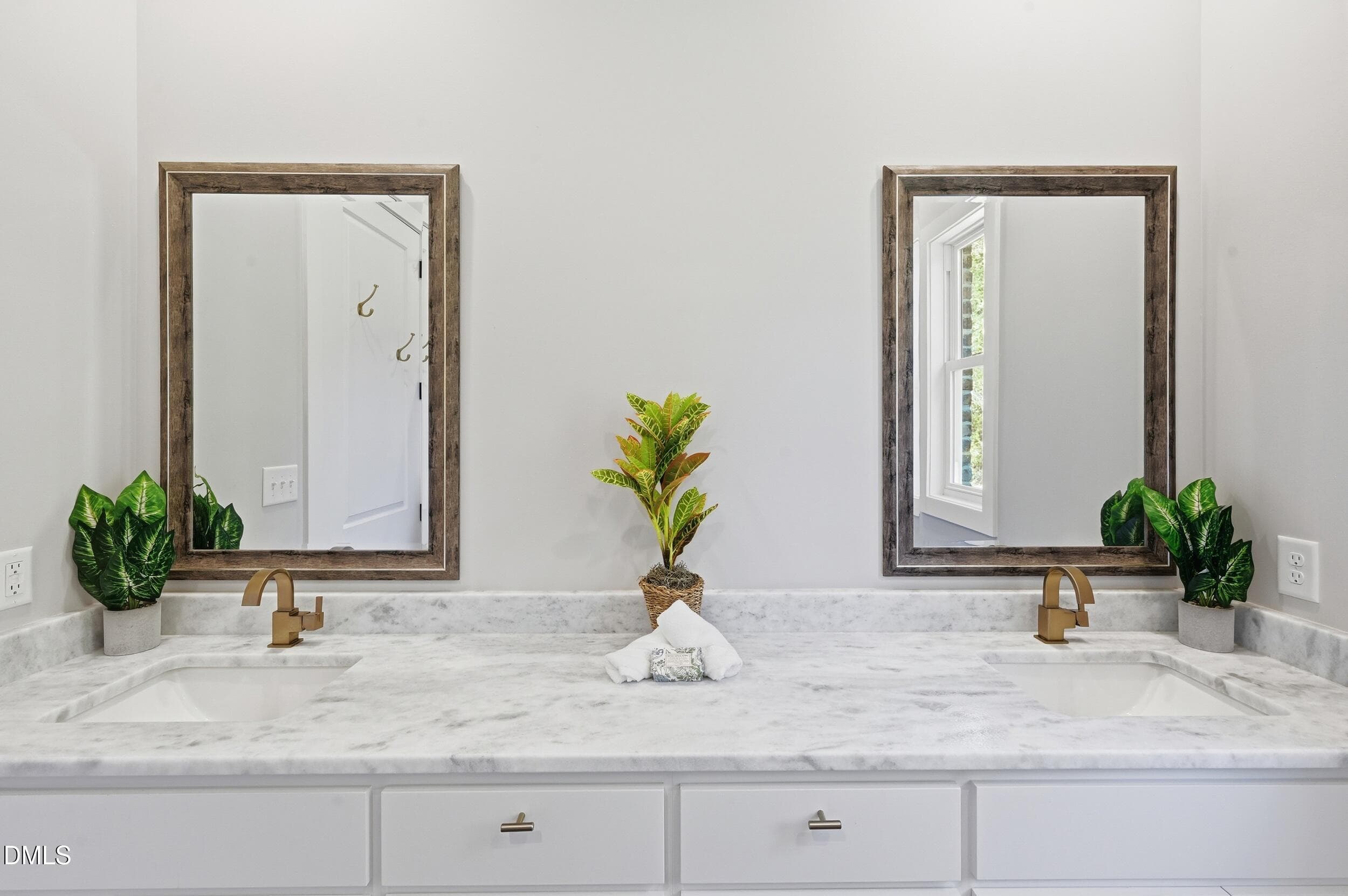 prime_bathroom2 - 420 Perrytown Road, Warrenton, NC 27589