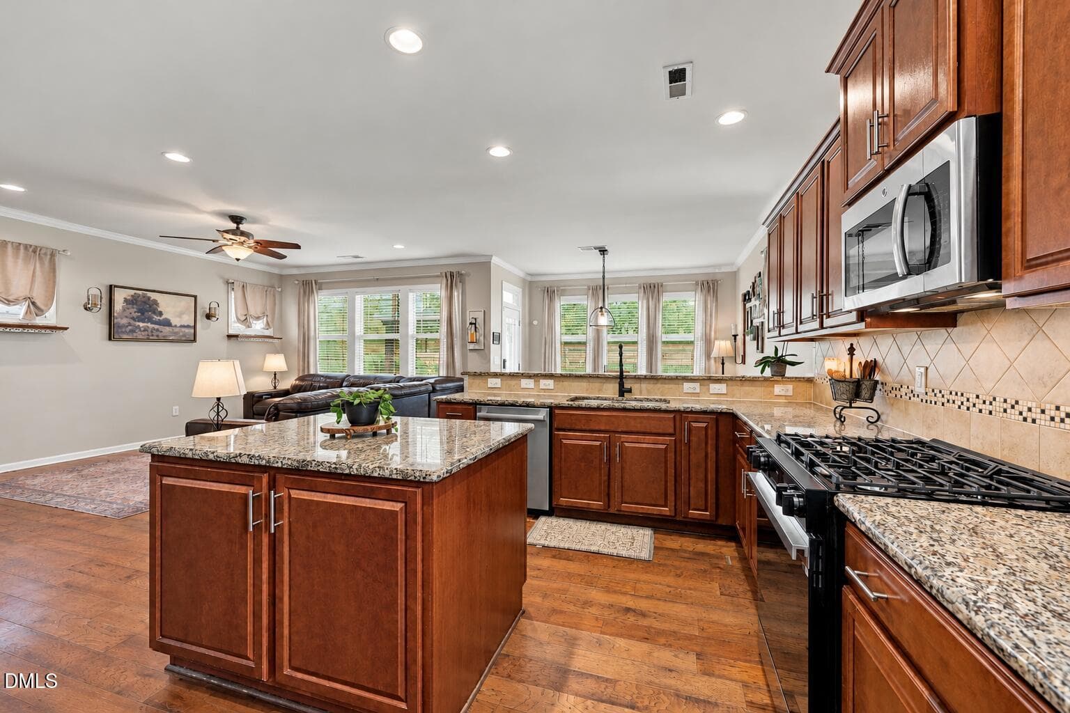 Clayton NC homes with open concept kitch - 82 Heathwood Drive, Clayton, NC 27527, Clayton