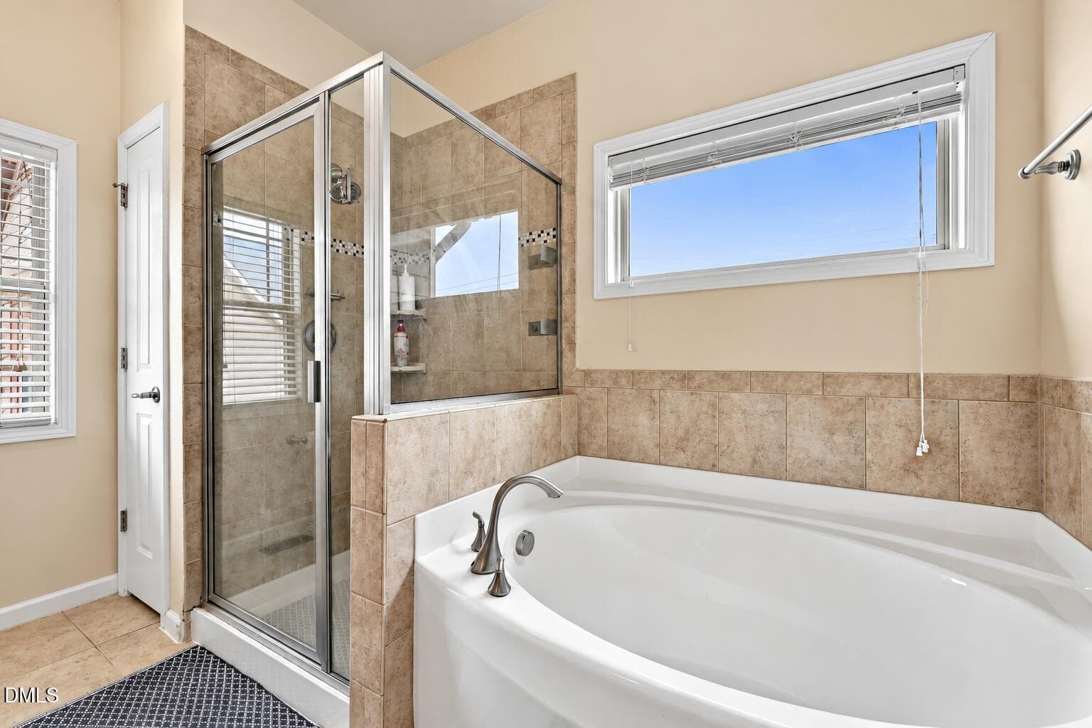 Clayton NC homes with separate tub and s - 82 Heathwood Drive, Clayton, NC 27527, Clayton