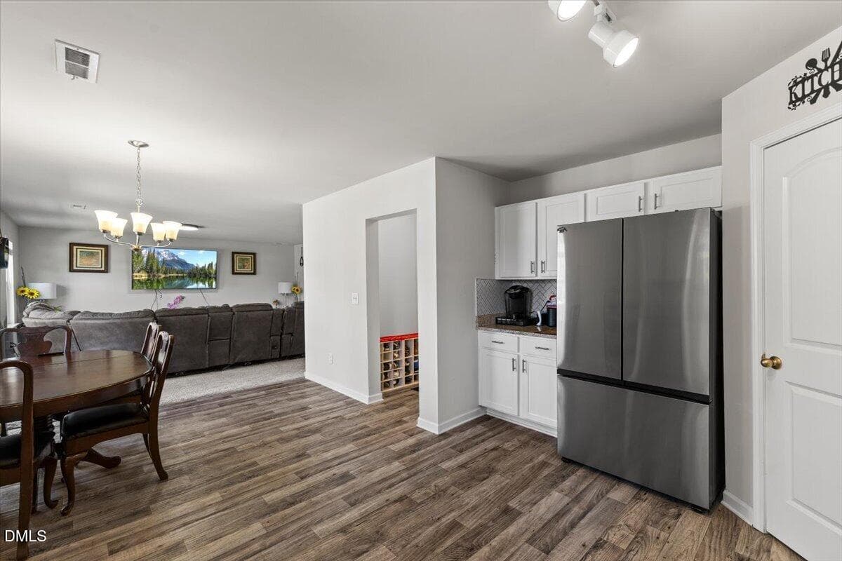 21-403 N Lincoln St - 403 N Lincoln Street, Benson, NC 27504, Benson