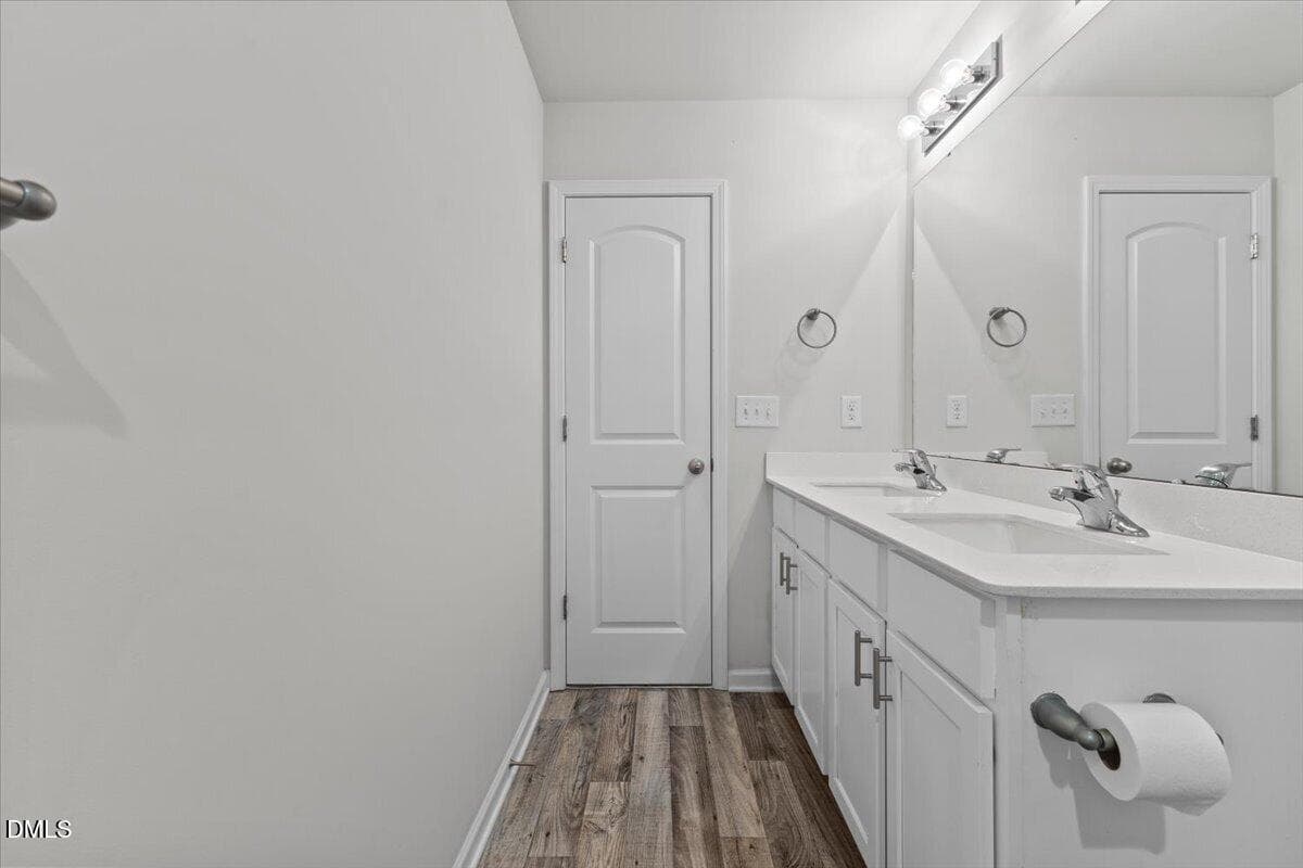 32-403 N Lincoln St - 403 N Lincoln Street, Benson, NC 27504, Benson