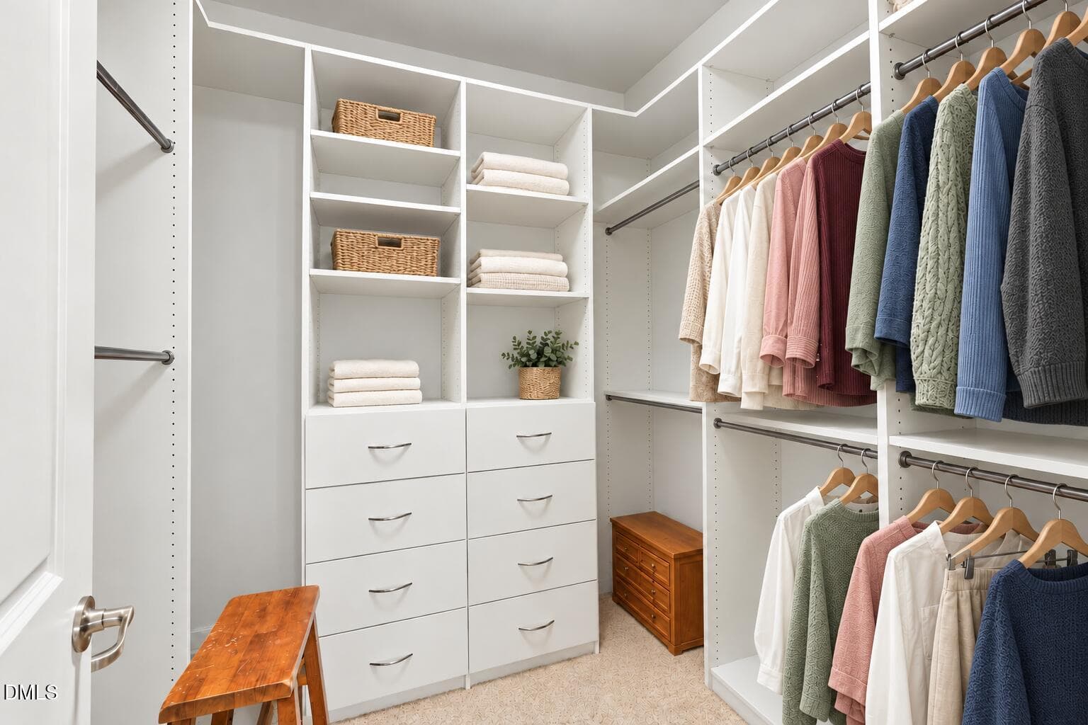 Clayton NC homes with walk in closet - 82 Heathwood Drive, Clayton, NC 27527, Clayton