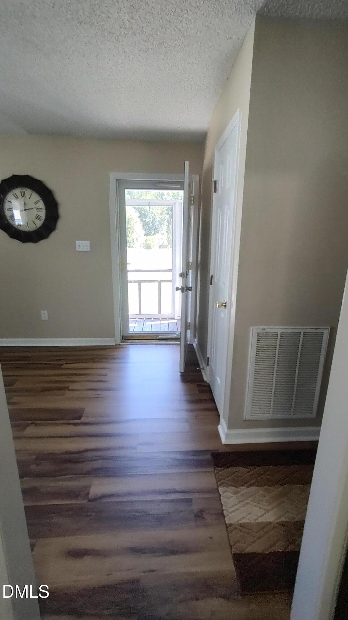 Marshall Foyer - 257 Marshall Lane, Smithfield, NC 27577