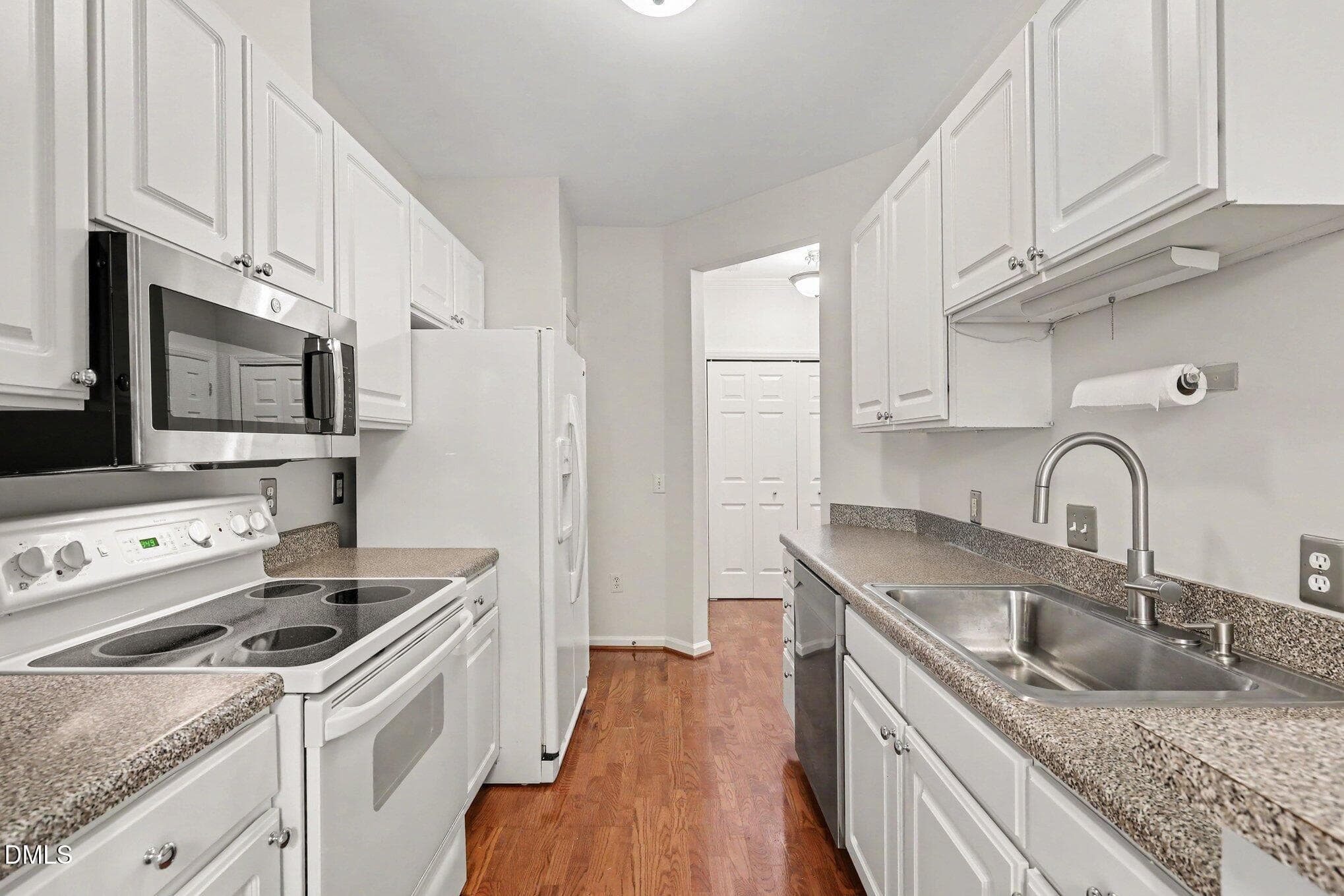 Kitchen - 8241 Allyns Landing Way 302, Raleigh, NC 27615, Raleigh