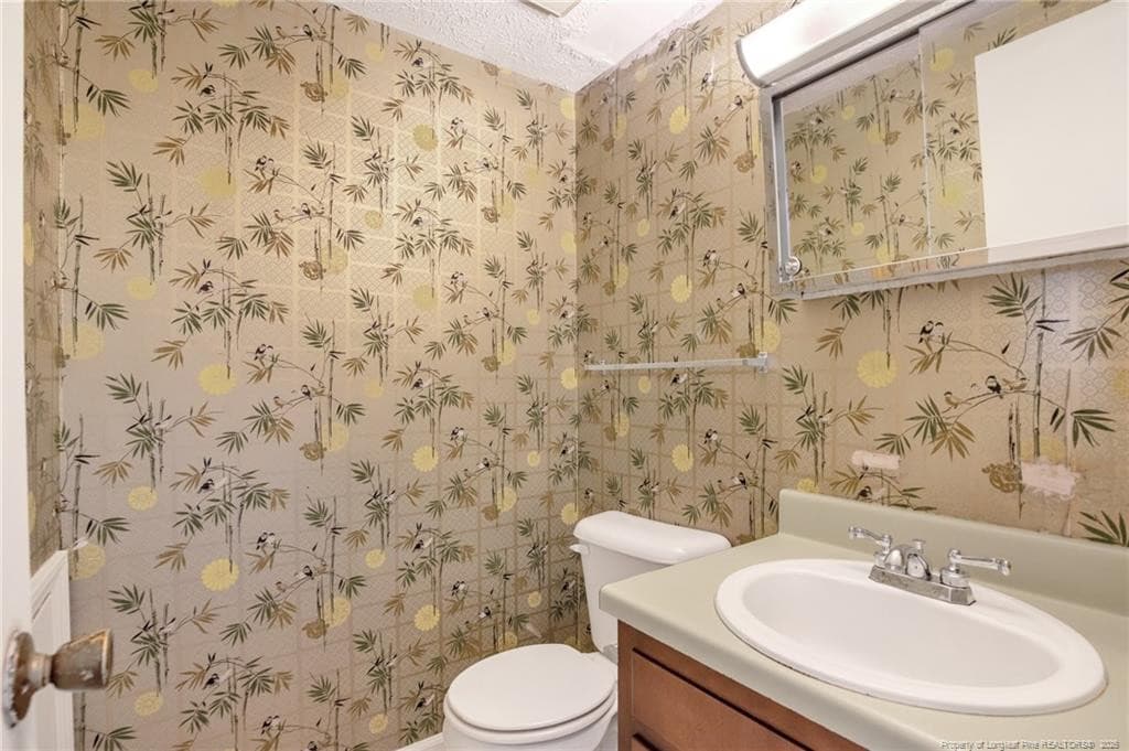 Photo 16 - 401 Kirkcaldy Court, Fayetteville, NC 28314, Fayetteville