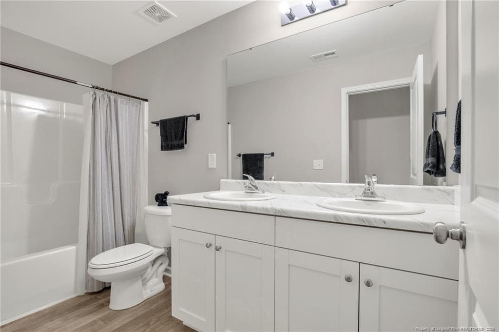 Bathroom #2 w/ double vanities - 4993 Blue Springs Road, Red Springs, NC 28377