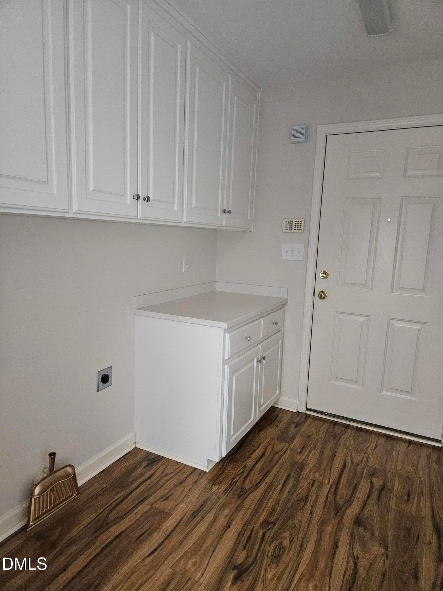 Laundry w_cabinets - 304 Jonquil Court, Fuquay Varina, NC 27526