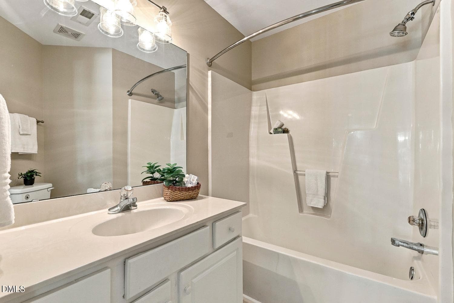 037-024-Bathroom 2-1500x1000 - 1525 Town Home Drive, Apex, NC 27502