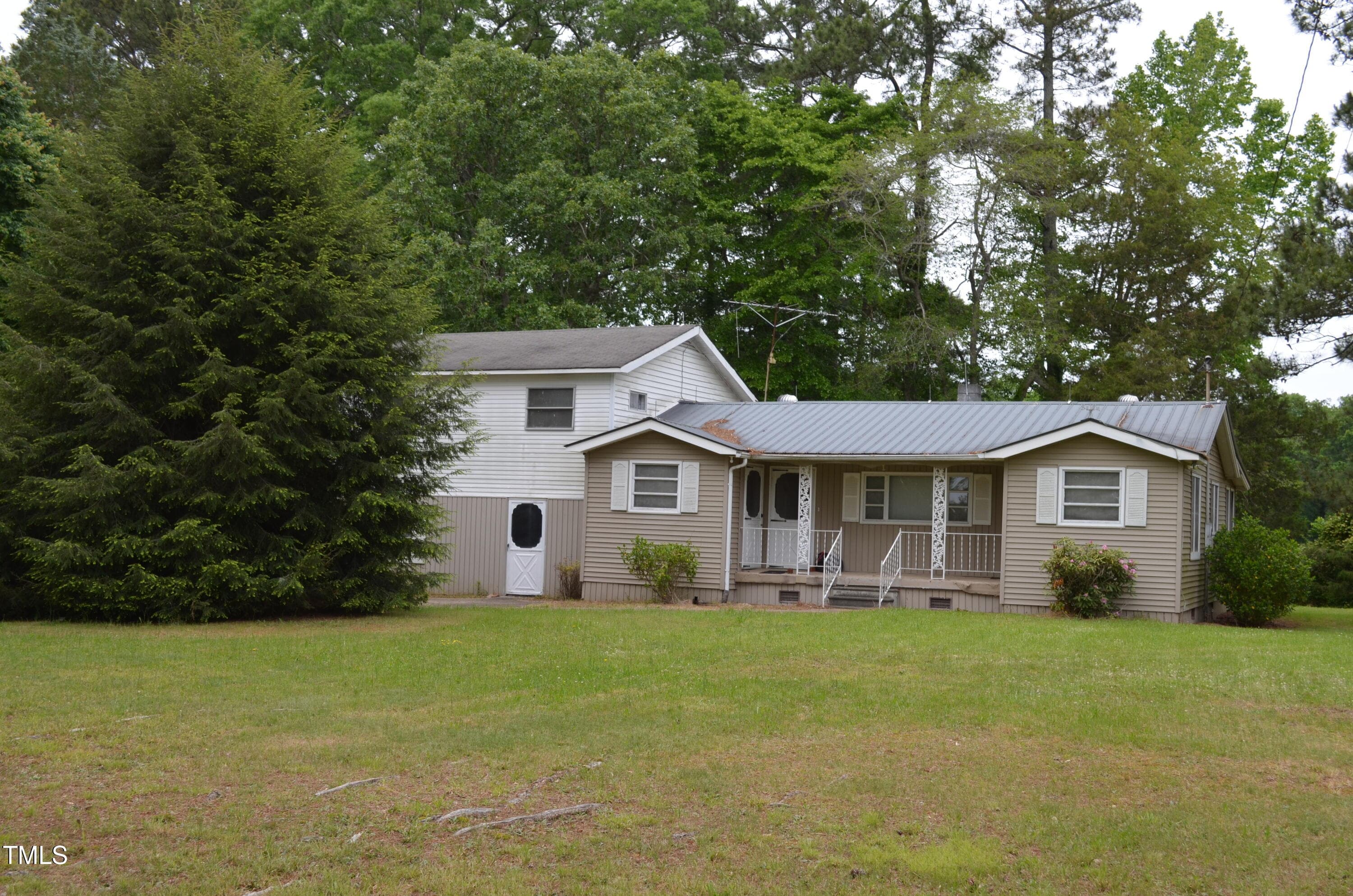DSC_1001 - 3786 Airport Road, Siler City, NC 27344, Siler City