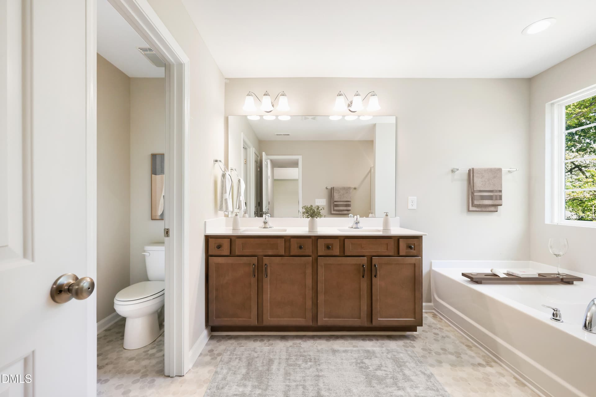 P_GSO_SWS_Seagrove_INT_PBTH - 5515 Jaeger Drive, Graham, NC 27253