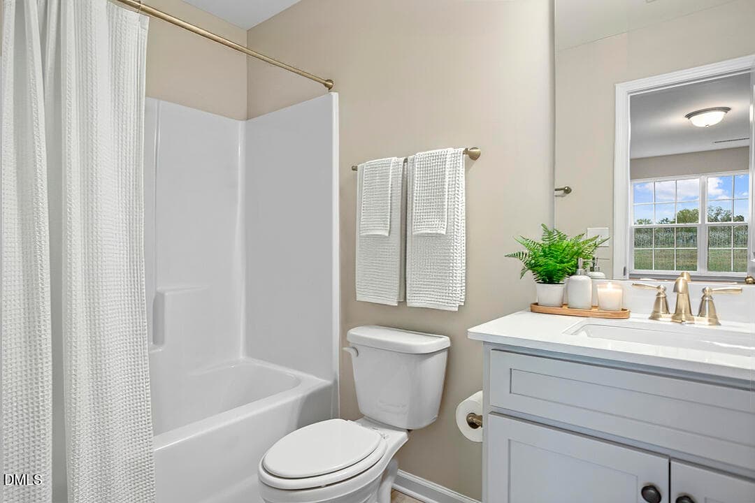 P_GSO_MLF_Cotswold_INT_FBTH - 5212 Salem Woods Drive, Graham, NC 27253, Graham