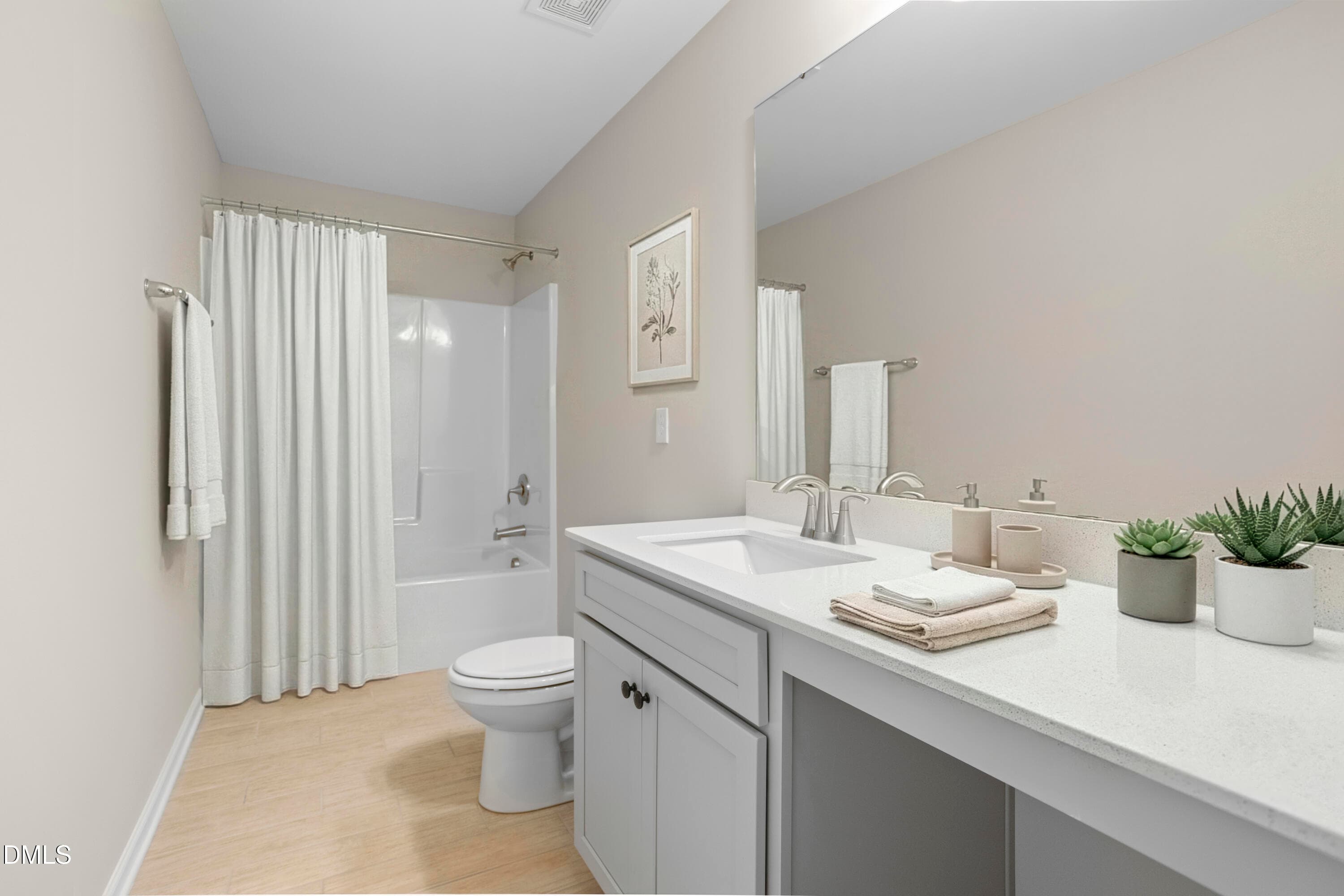 P_GSO_MLF_Cotswold_INT_FBTH3 - 5212 Salem Woods Drive, Graham, NC 27253, Graham