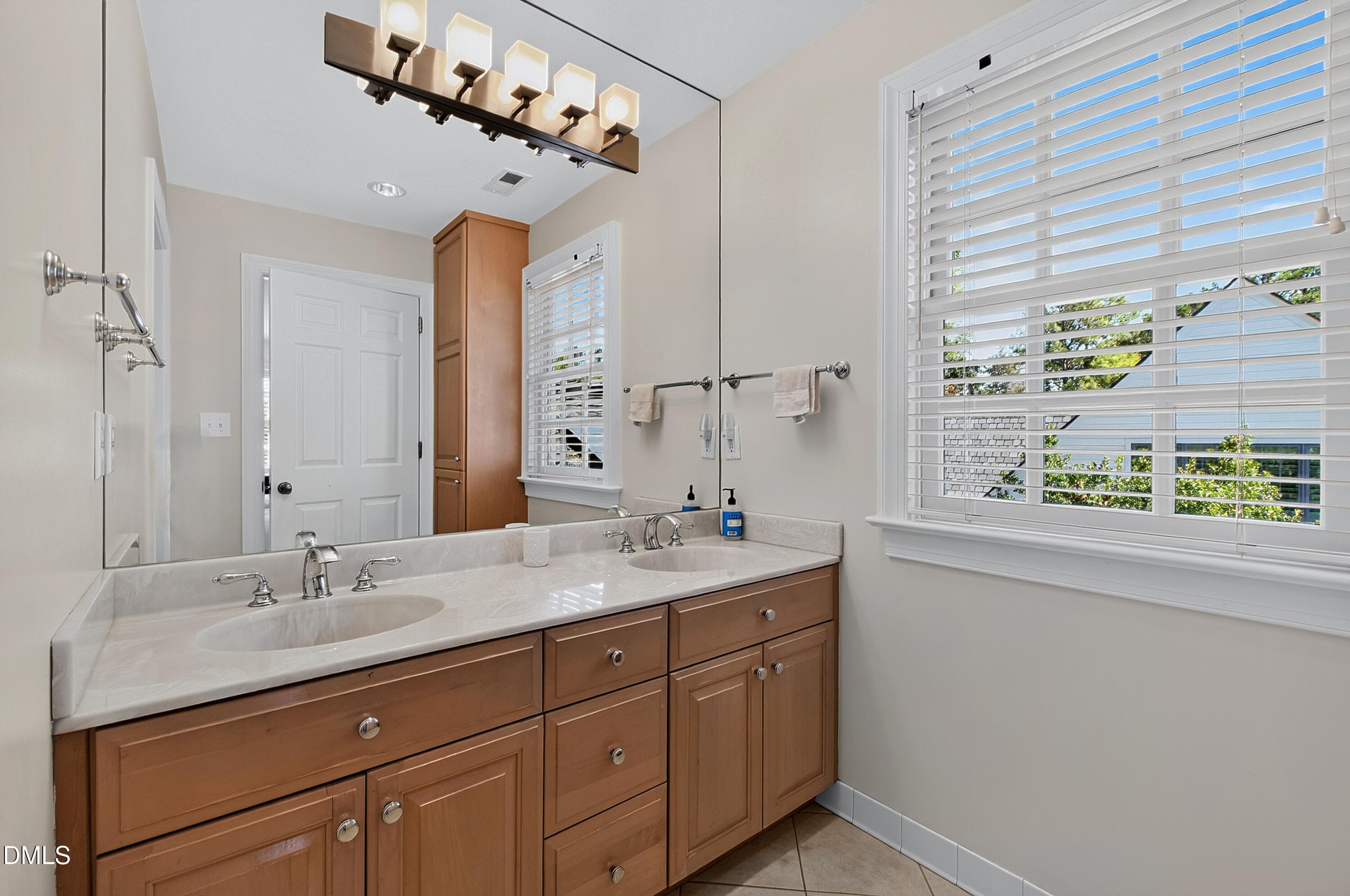 Buncombe (42) - 325 Buncombe Street, Raleigh, NC 27609