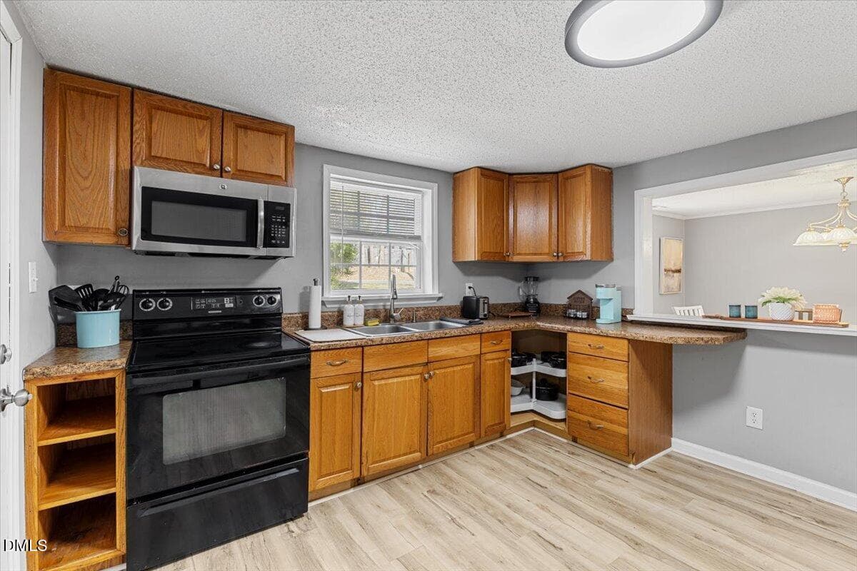 19-110 Hill St - 110 Hill Street, Hillsborough, NC 27278, Hillsborough